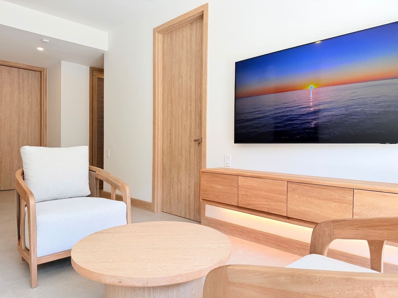 Exclusive Apartment | Private Pool | Beachfront - Image 3