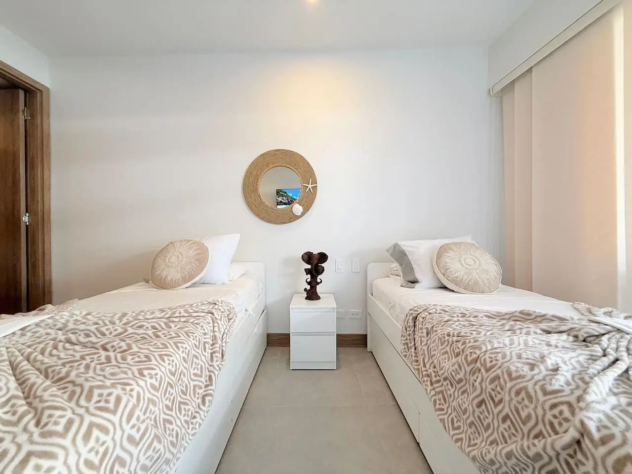 Beachfront Apartment | Private Pool | Morros Kai - Image 15