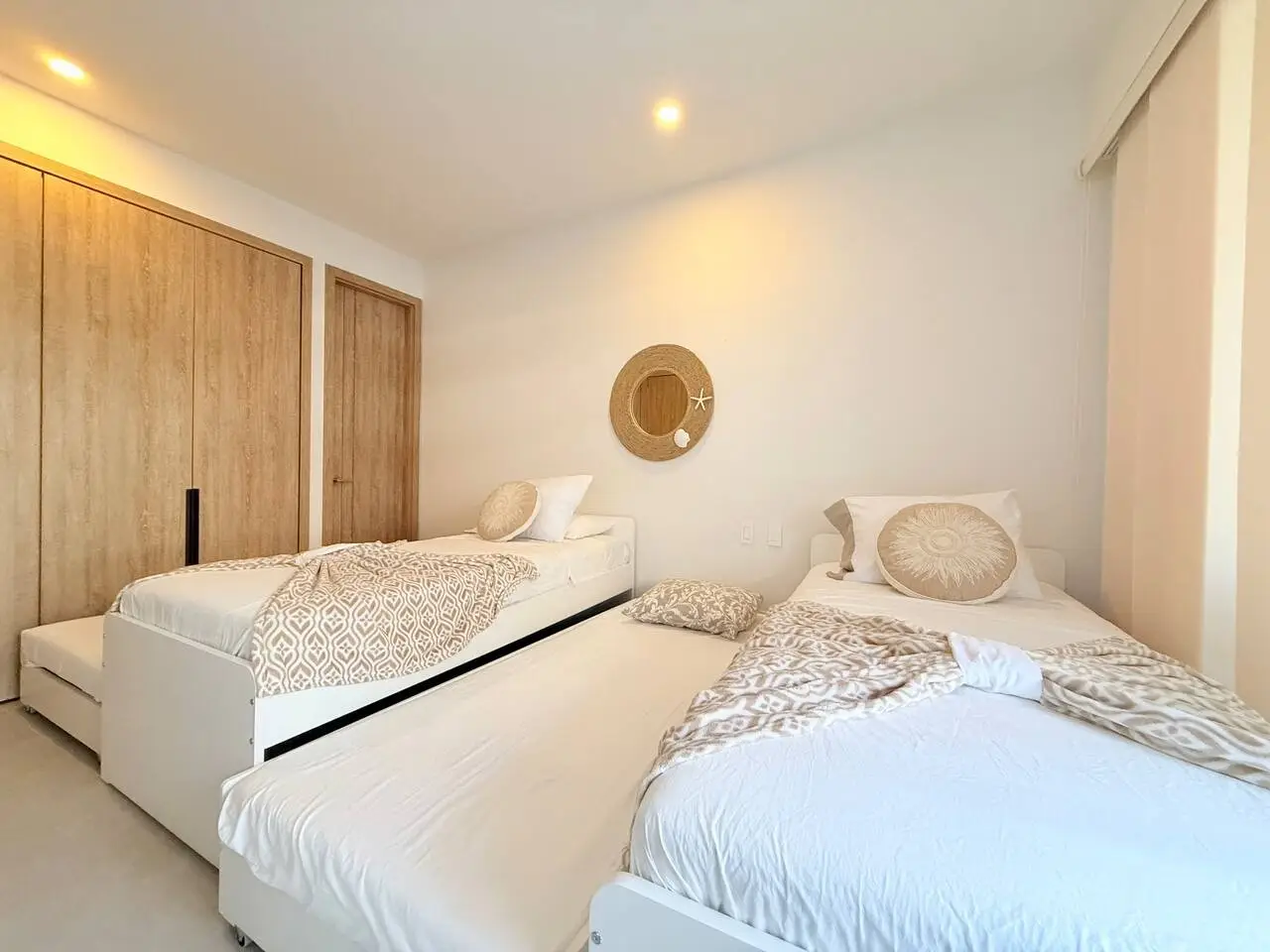 Beachfront Apartment | Private Pool | Morros Kai - Image 14