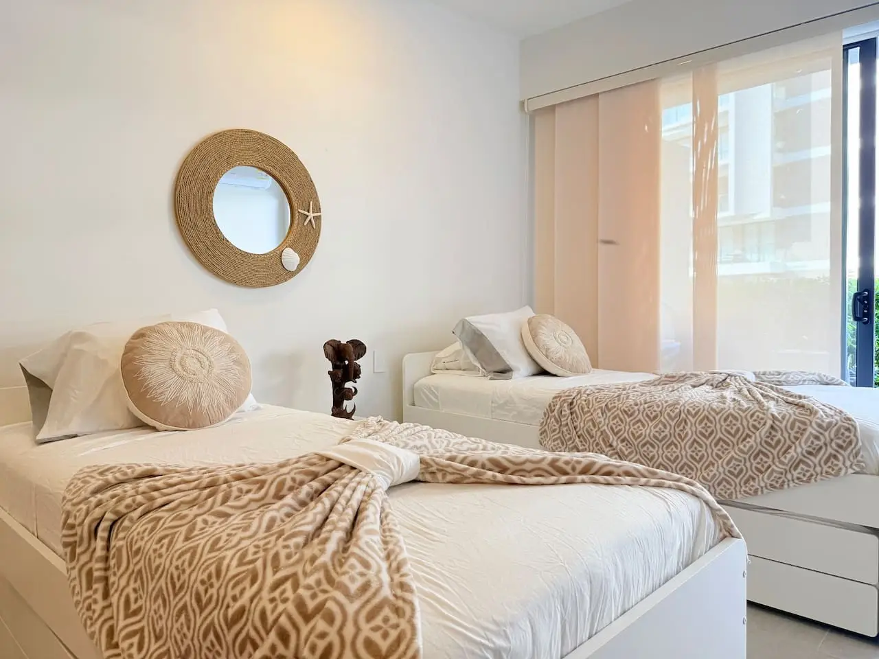 Beachfront Apartment | Private Pool | Morros Kai - Image 5