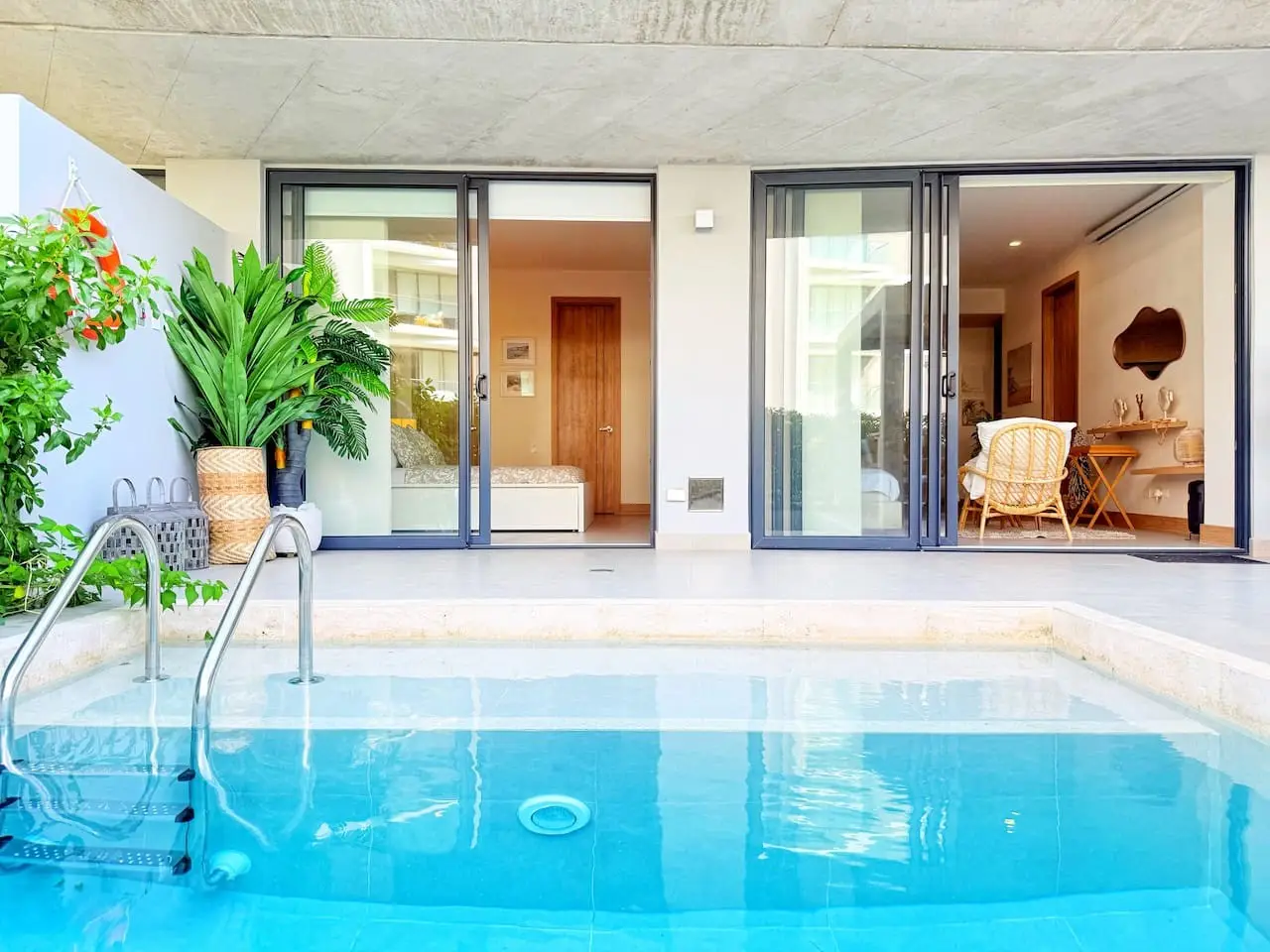 Beachfront Apartment | Private Pool | Morros Kai - Image 96