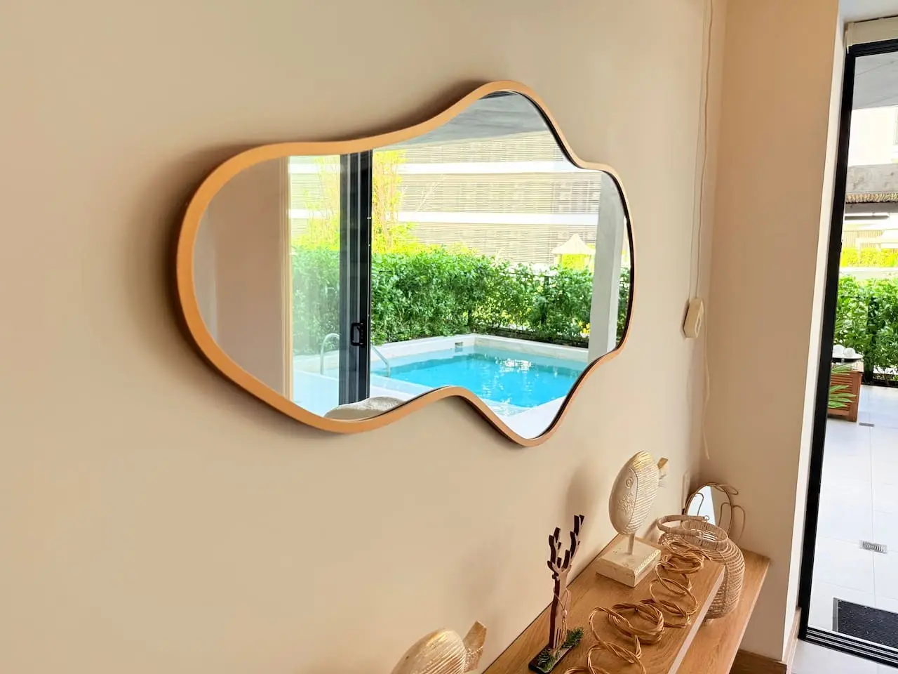 Beachfront Apartment | Private Pool | Morros Kai - Image 28