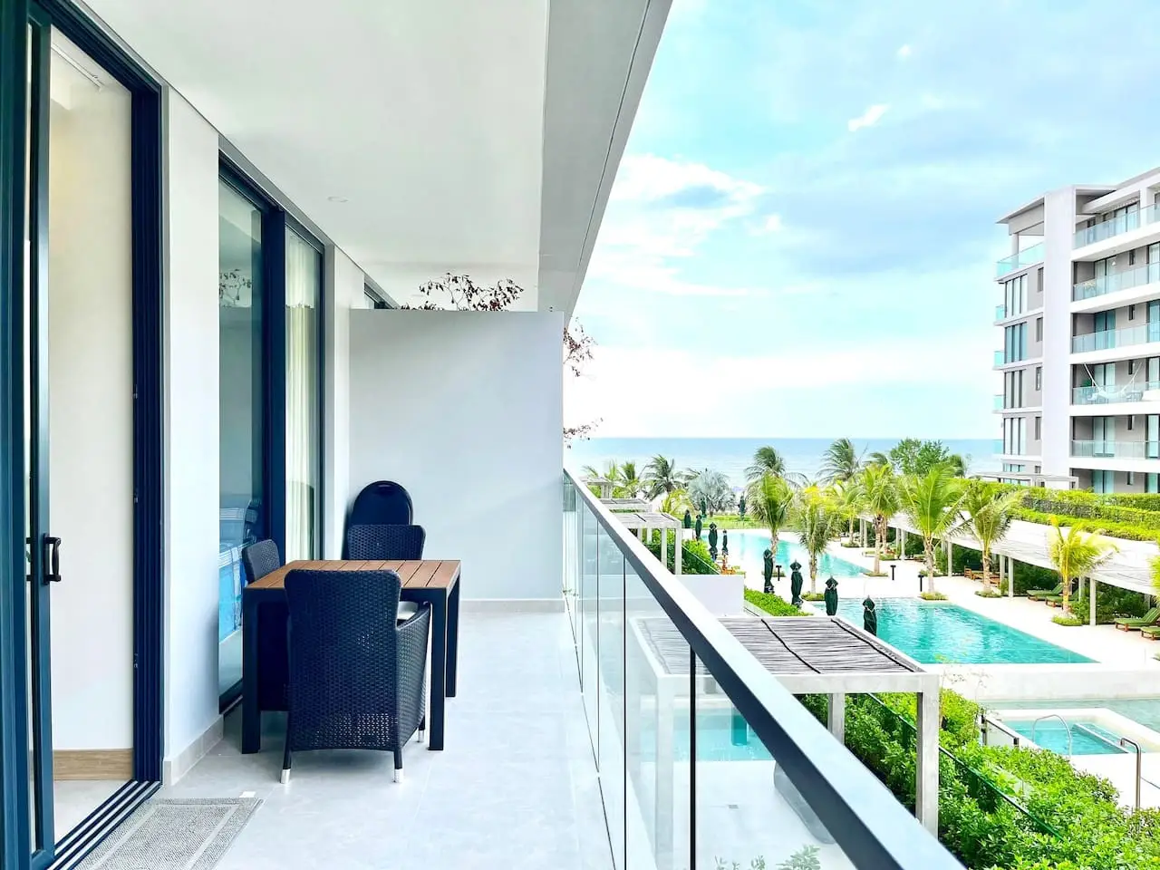 Exclusive Apartment | Endless Ocean Views - Image 4