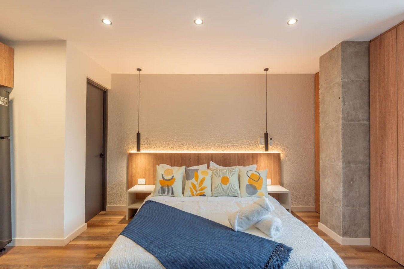 Elegant Loft with Workspace | Arche Lofts
