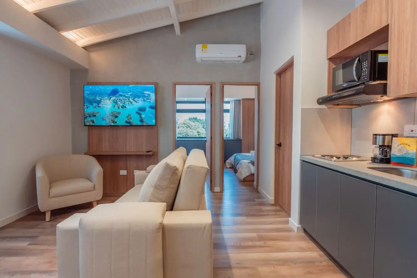 Premium Relaxing Suite Laureles | Arche Lofts - Image 11