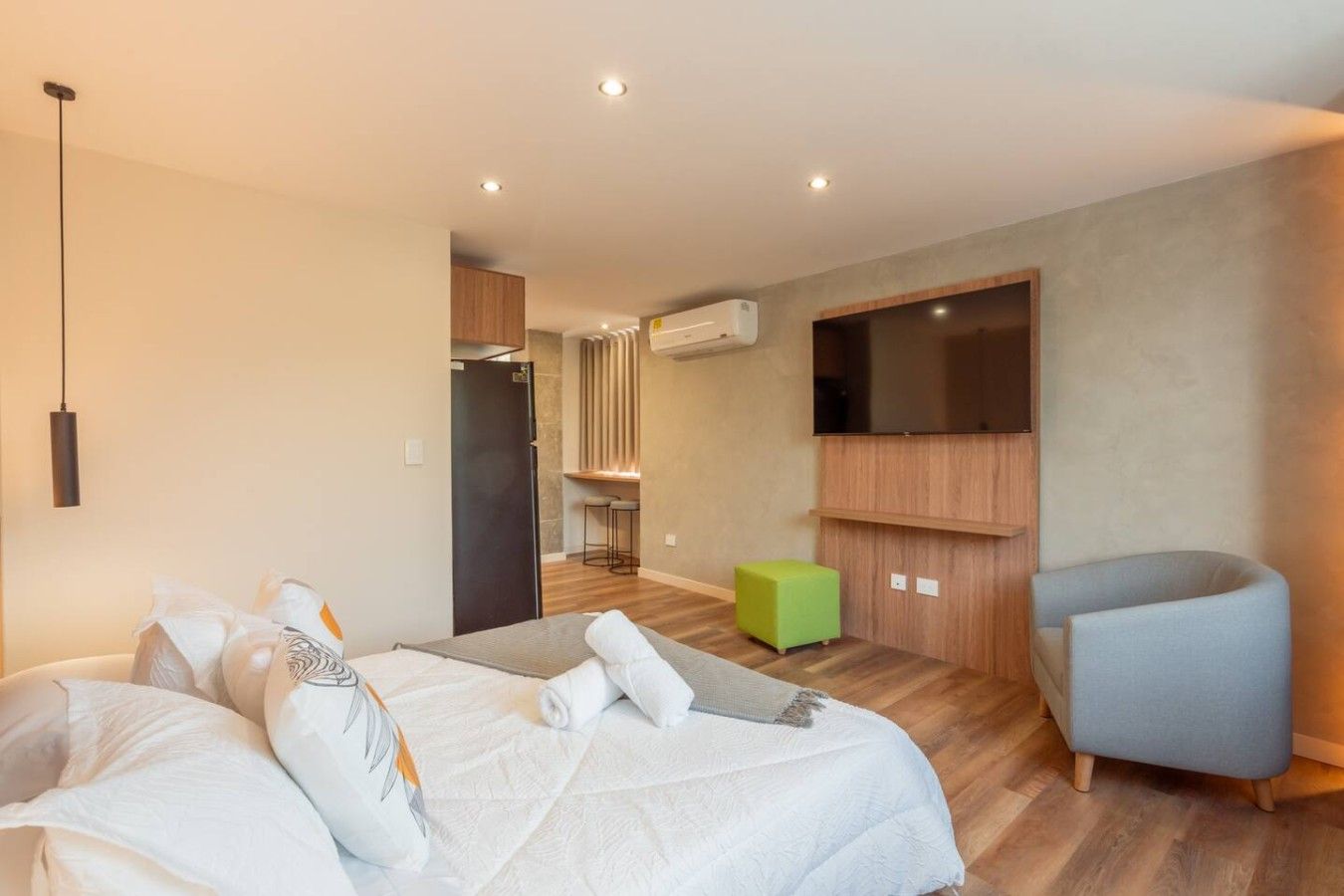 Modern Loft Prime Laureles Location | Arche Lofts - Image 2