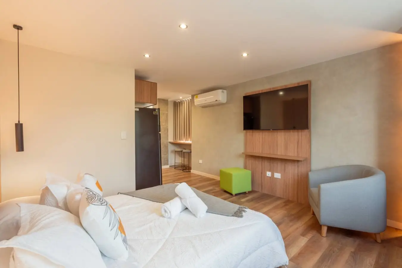 Modern Loft Prime Laureles Location | Arche Lofts - Image 2
