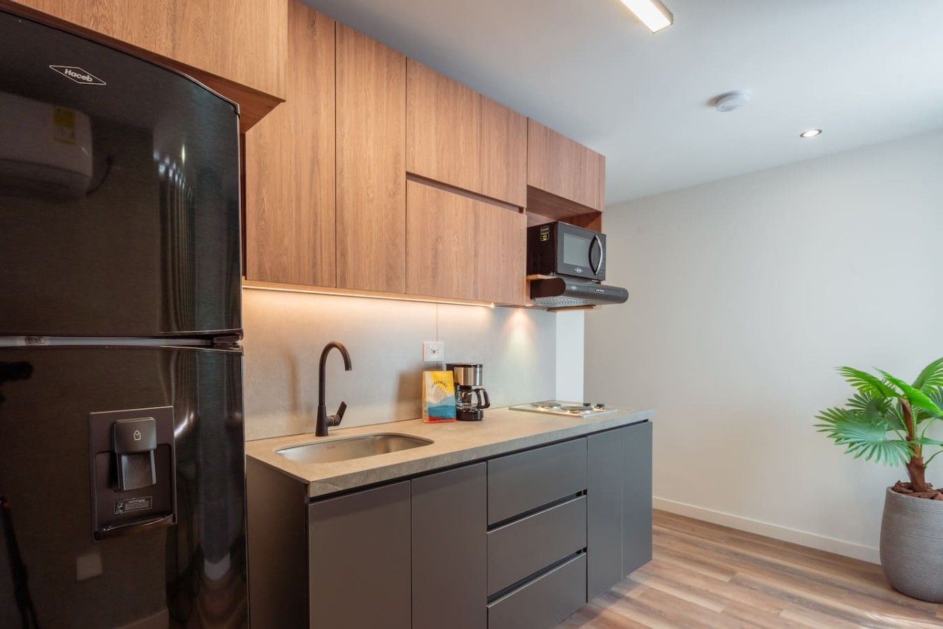 Modern Loft Prime Laureles Location | Arche Lofts - Image 9