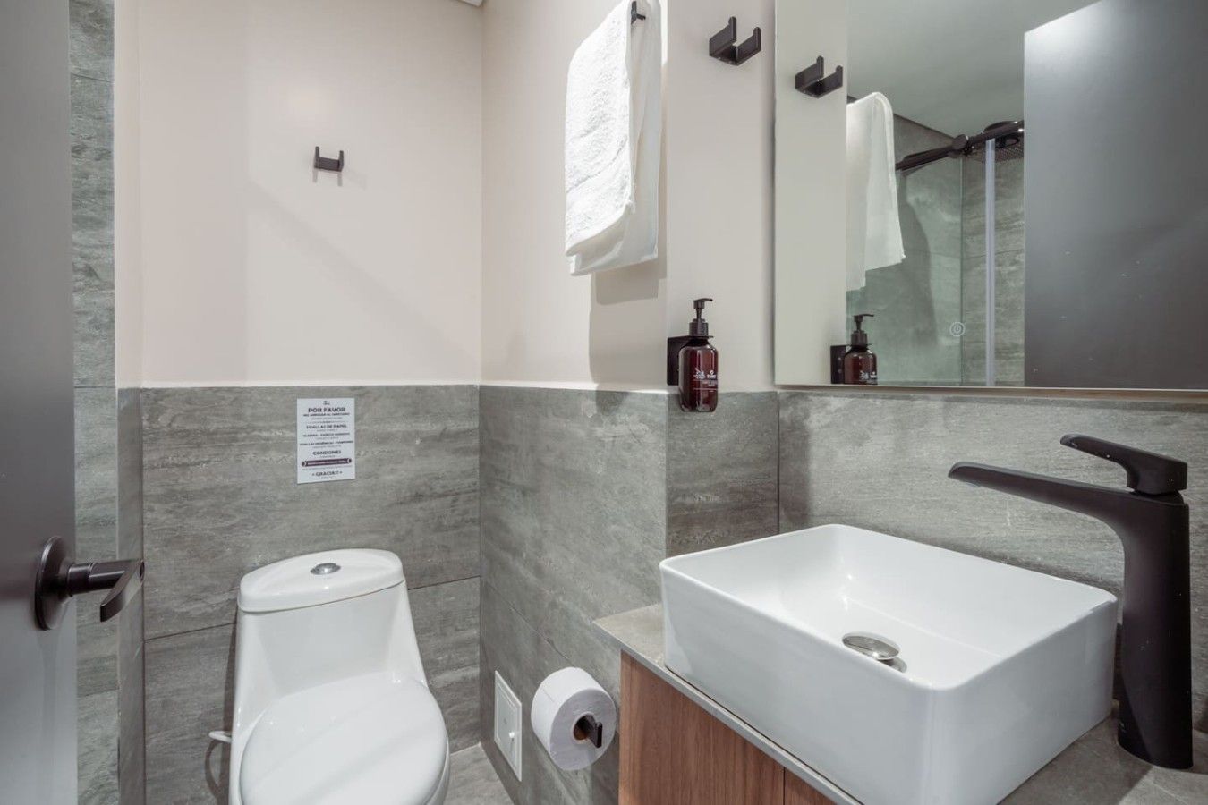 Modern Loft Prime Laureles Location | Arche Lofts - Image 7