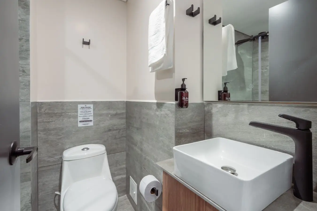 Modern Loft Prime Laureles Location | Arche Lofts - Image 7