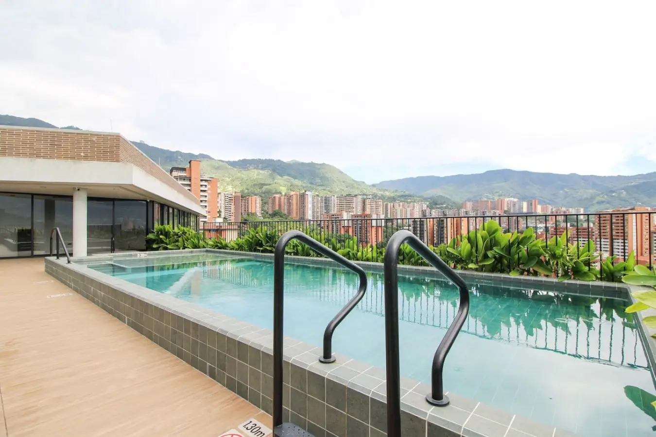 Exclusive Apartment | Envigado | 360° Views - Image 1