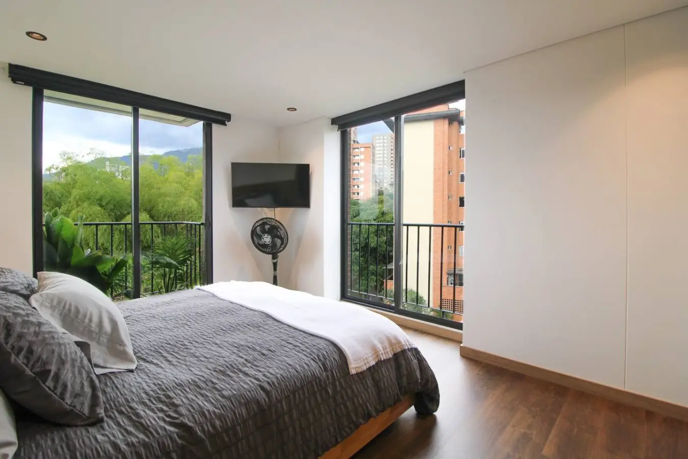 Exclusive Apartment | Envigado | 360° Views - Image 13