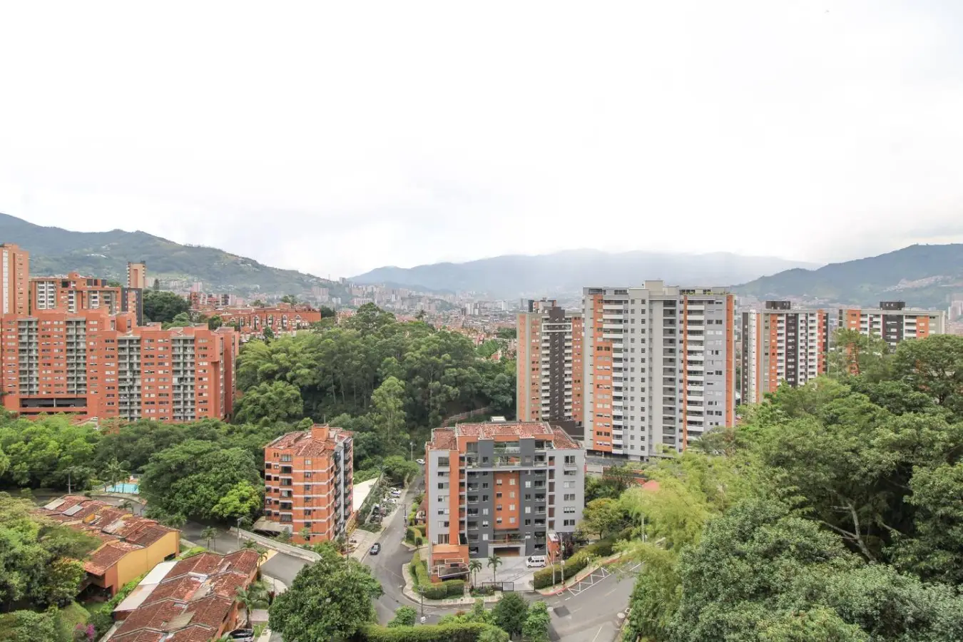 Exclusive Apartment | Envigado | 360° Views - Image 15