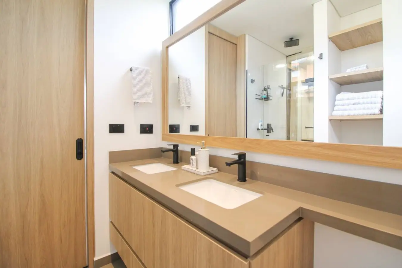 Exclusive Apartment | Envigado | 360° Views - Image 21