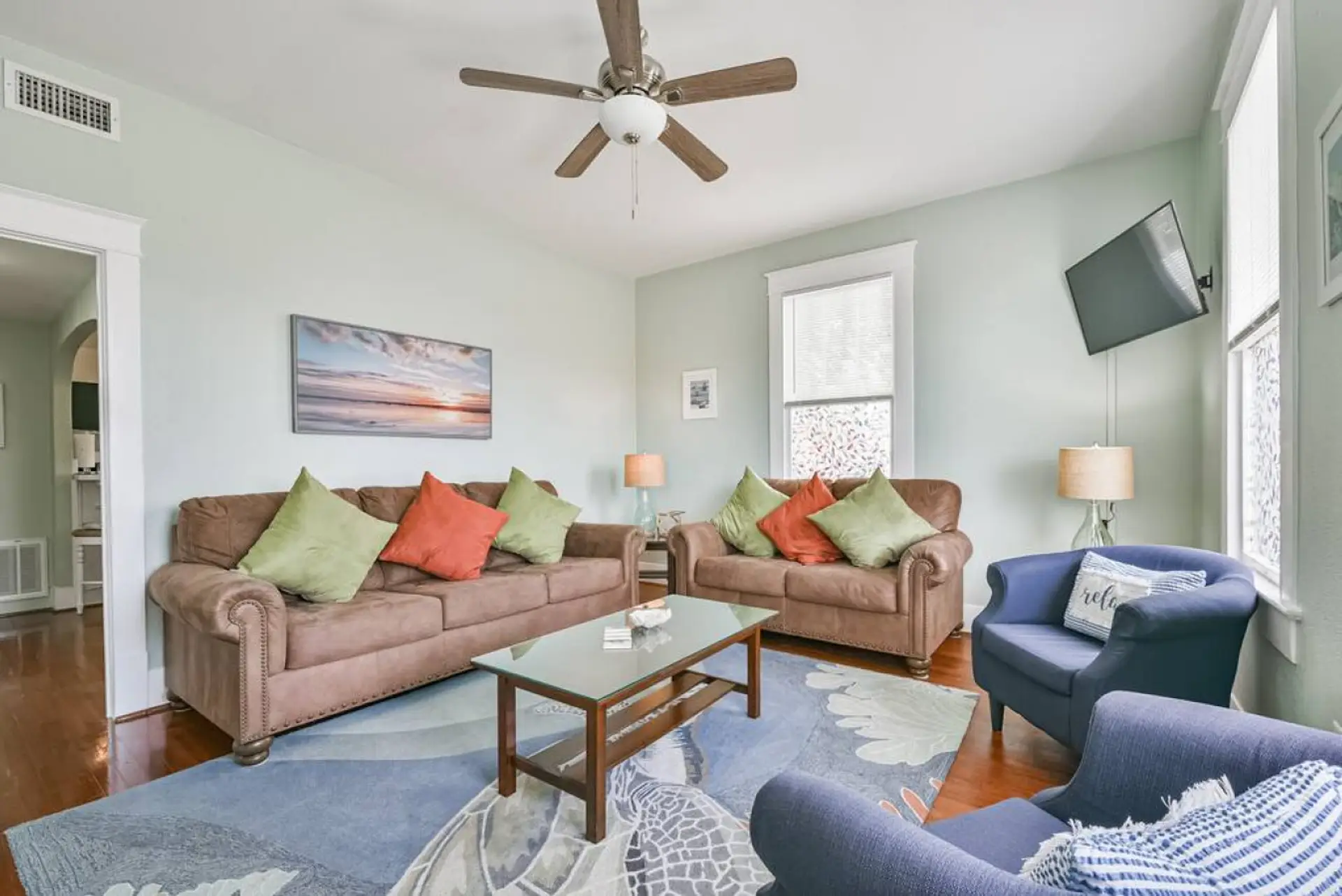 Spacious living room with Smart TV