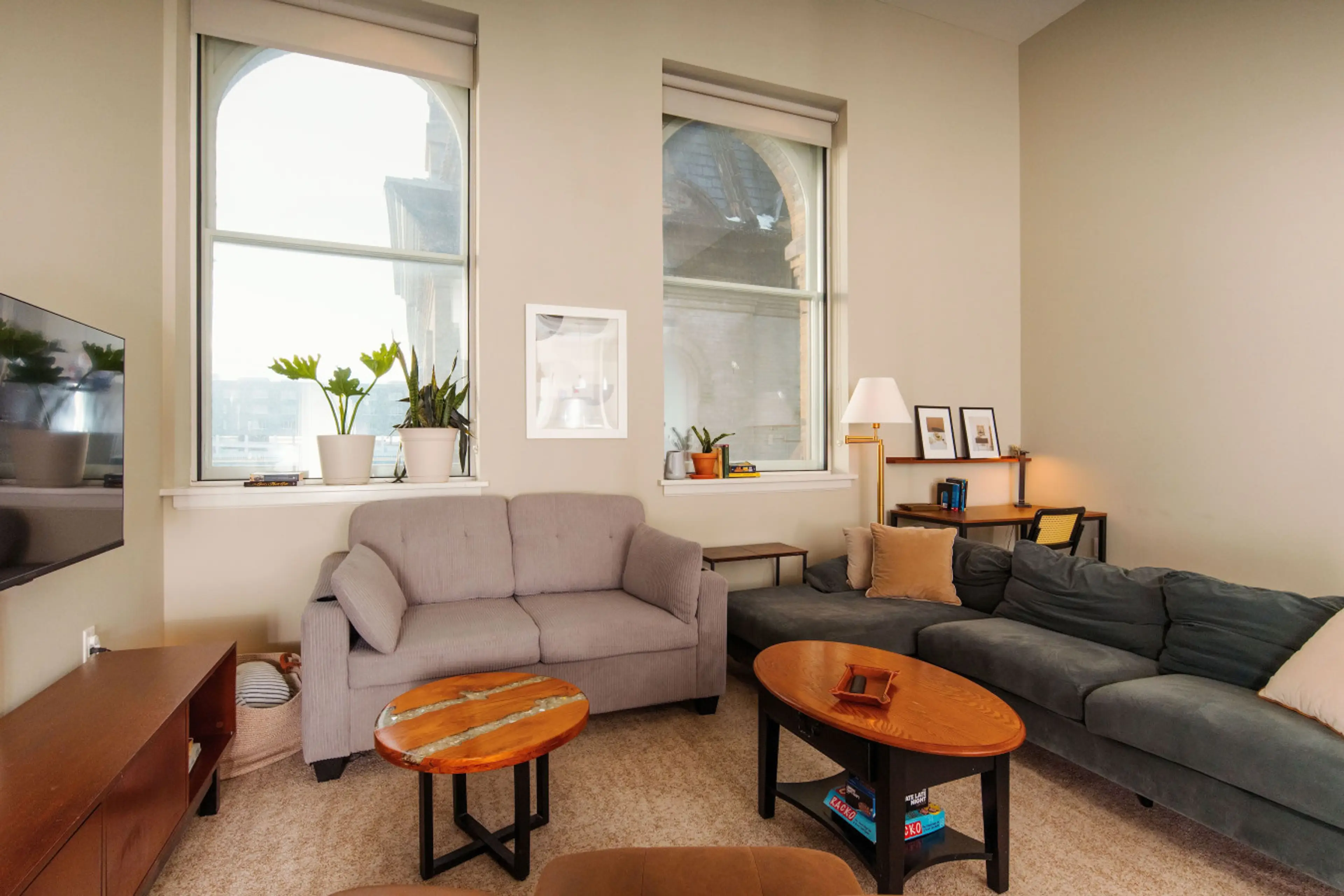 An open, light-filled layout designed for seamless transitions between morning focus and evening relaxation