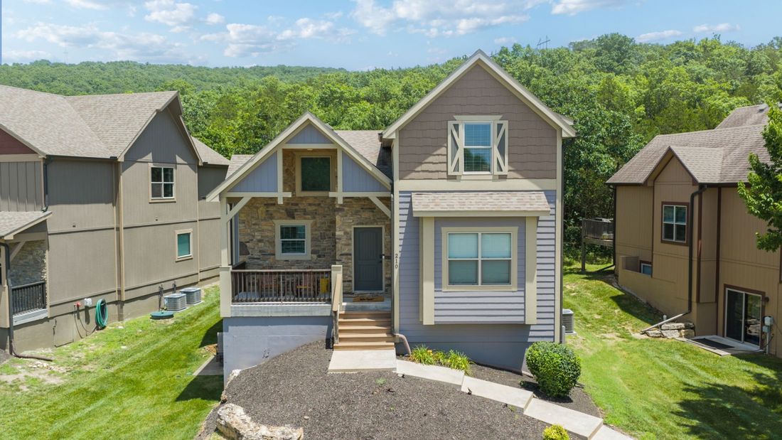 Timberland Lodge, seven bedrooms, sleeps 26