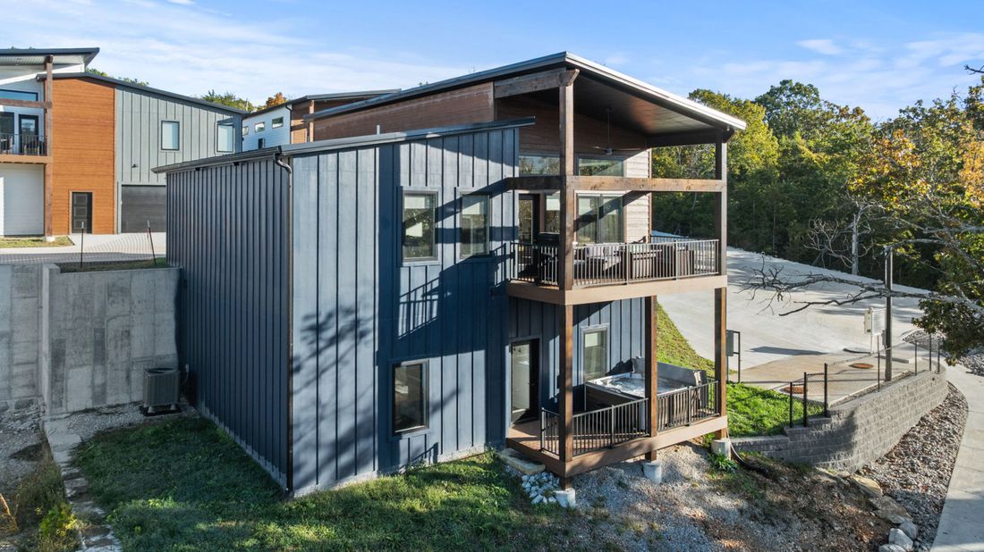 Driftwood Lakefront Escape, lakefront, hot tub, pool