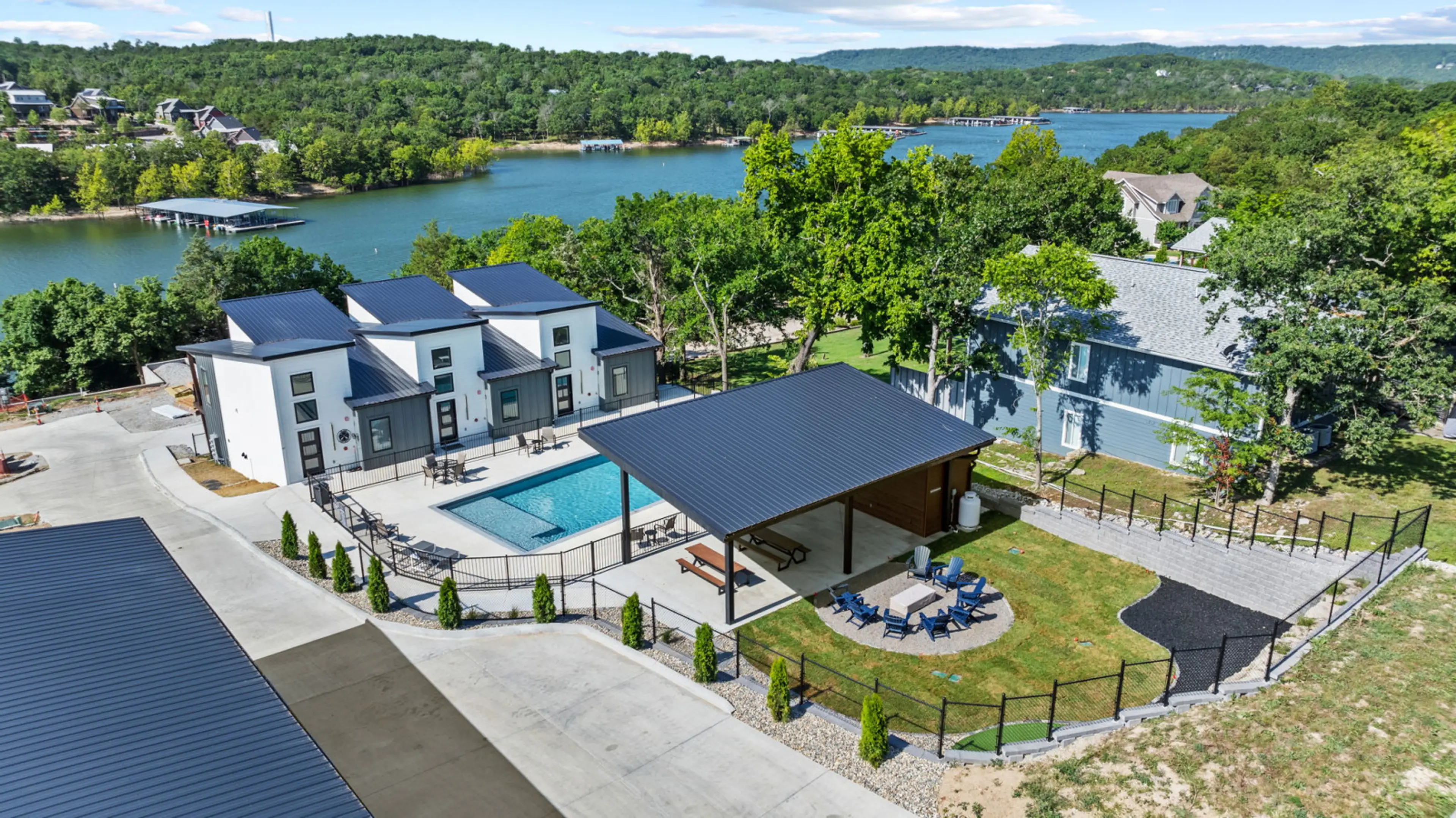 Direct poolside access in the front and just steps to Table Rock Lake from the back