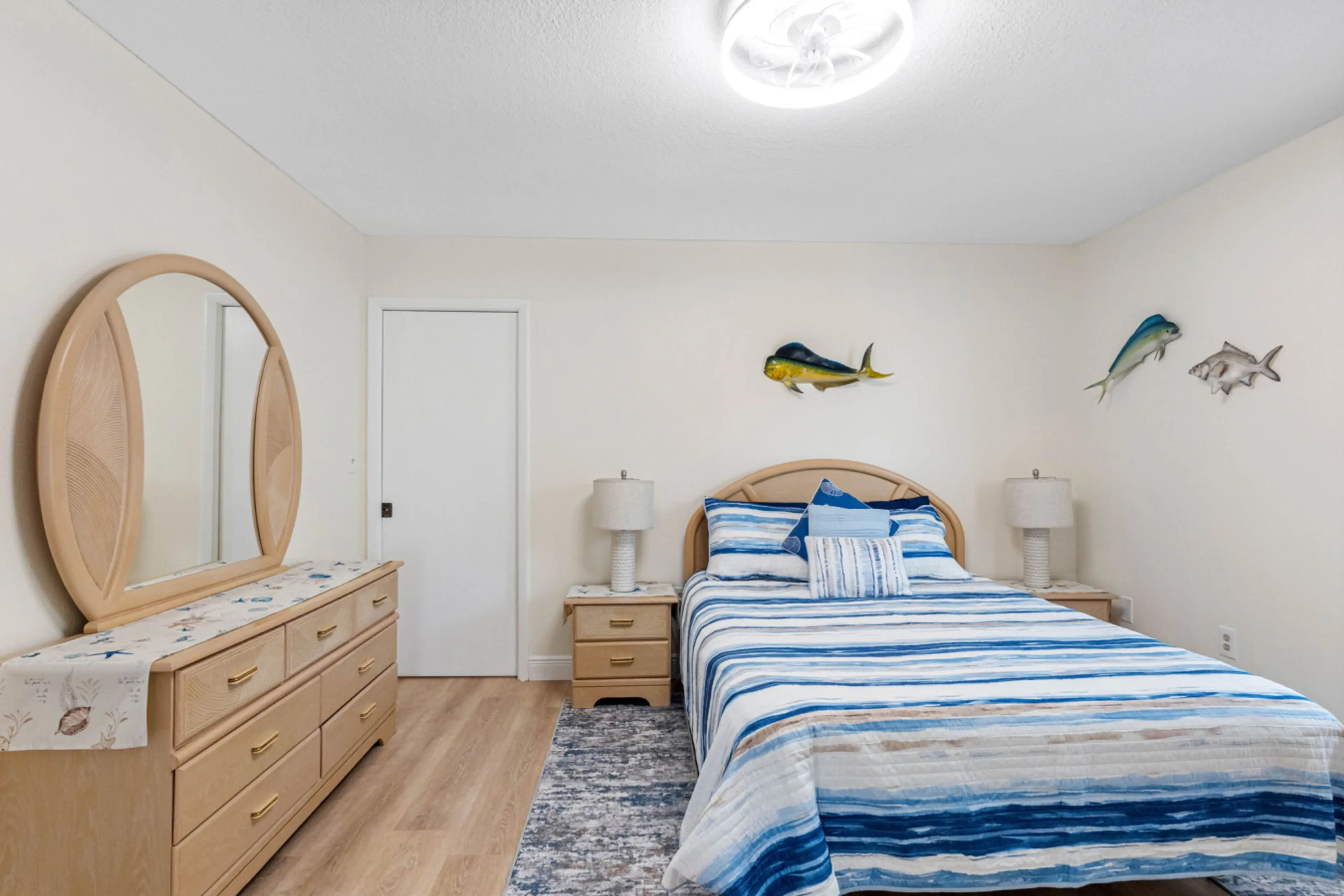 Bedroom with Queen Bed