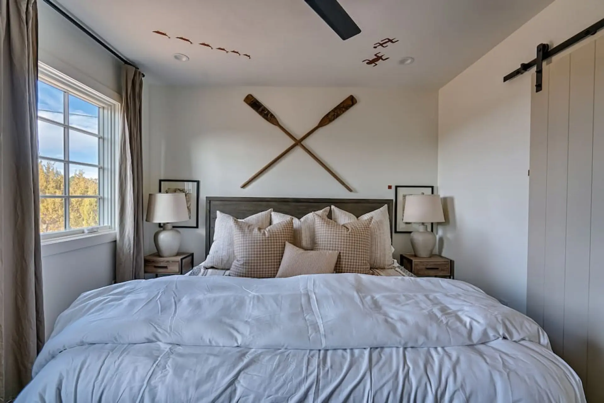 King size bed