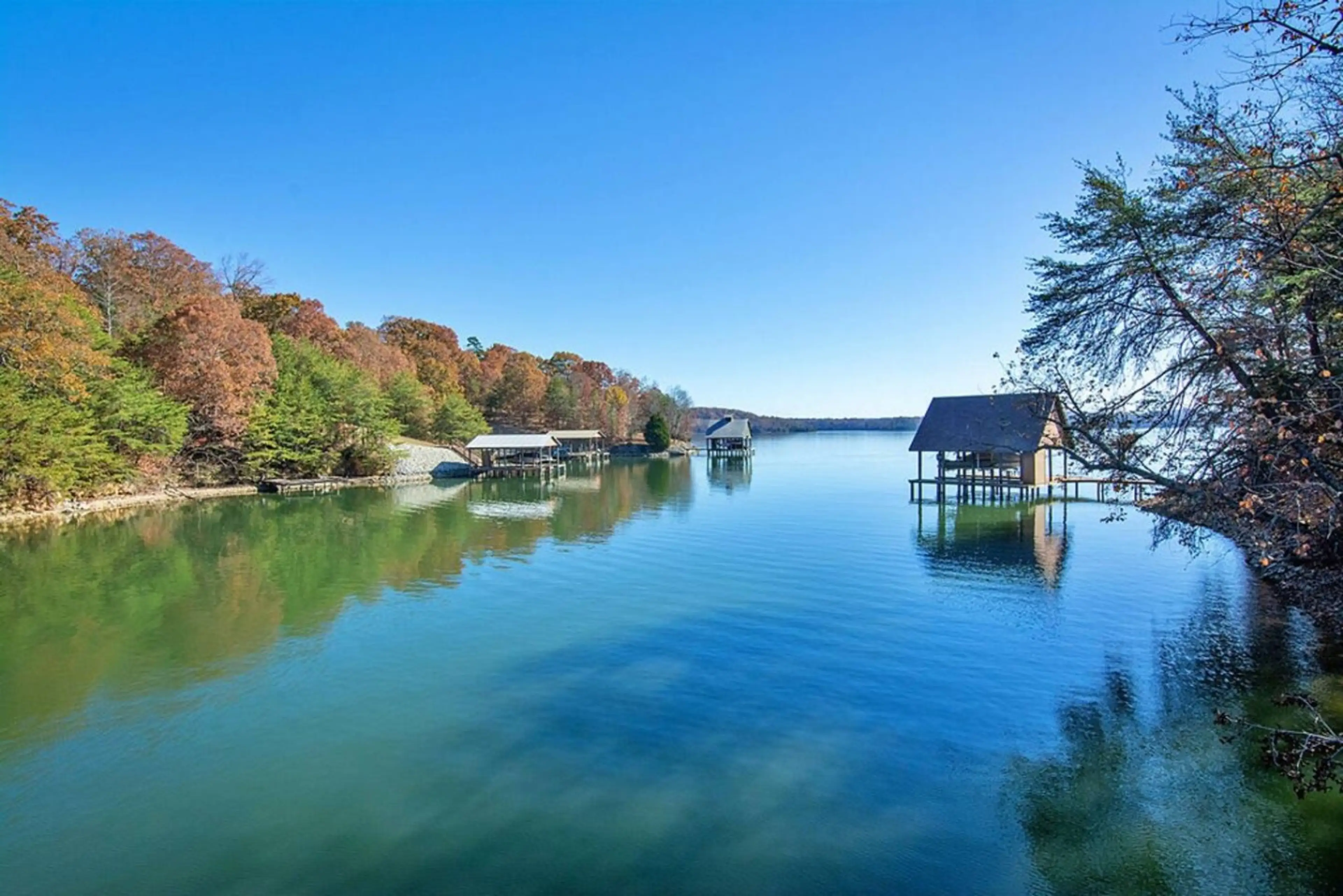 Welcome to Lakeside Lodge Retreat | Spring City, TN