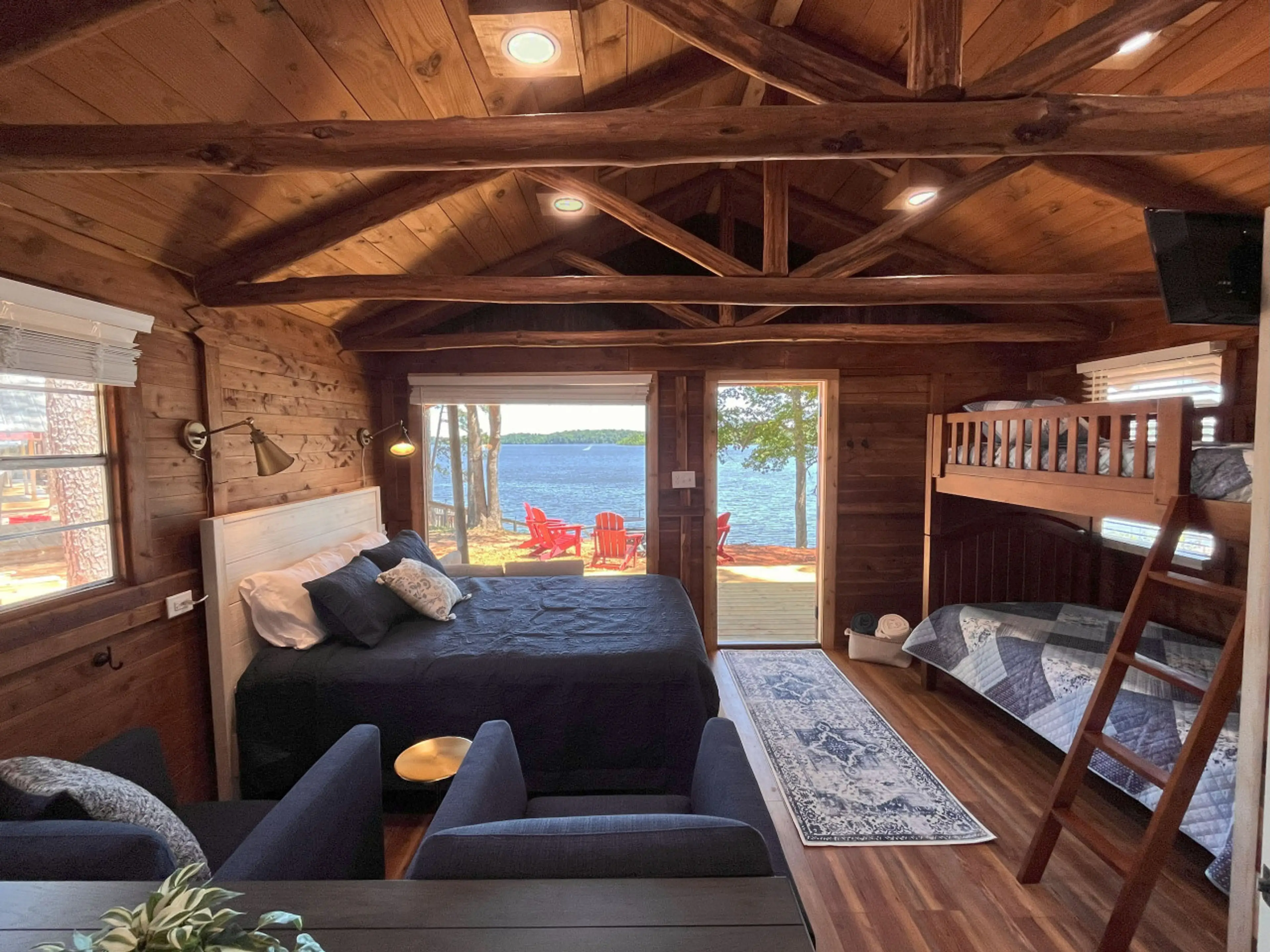 Extra large windows to enjoy the lake view.