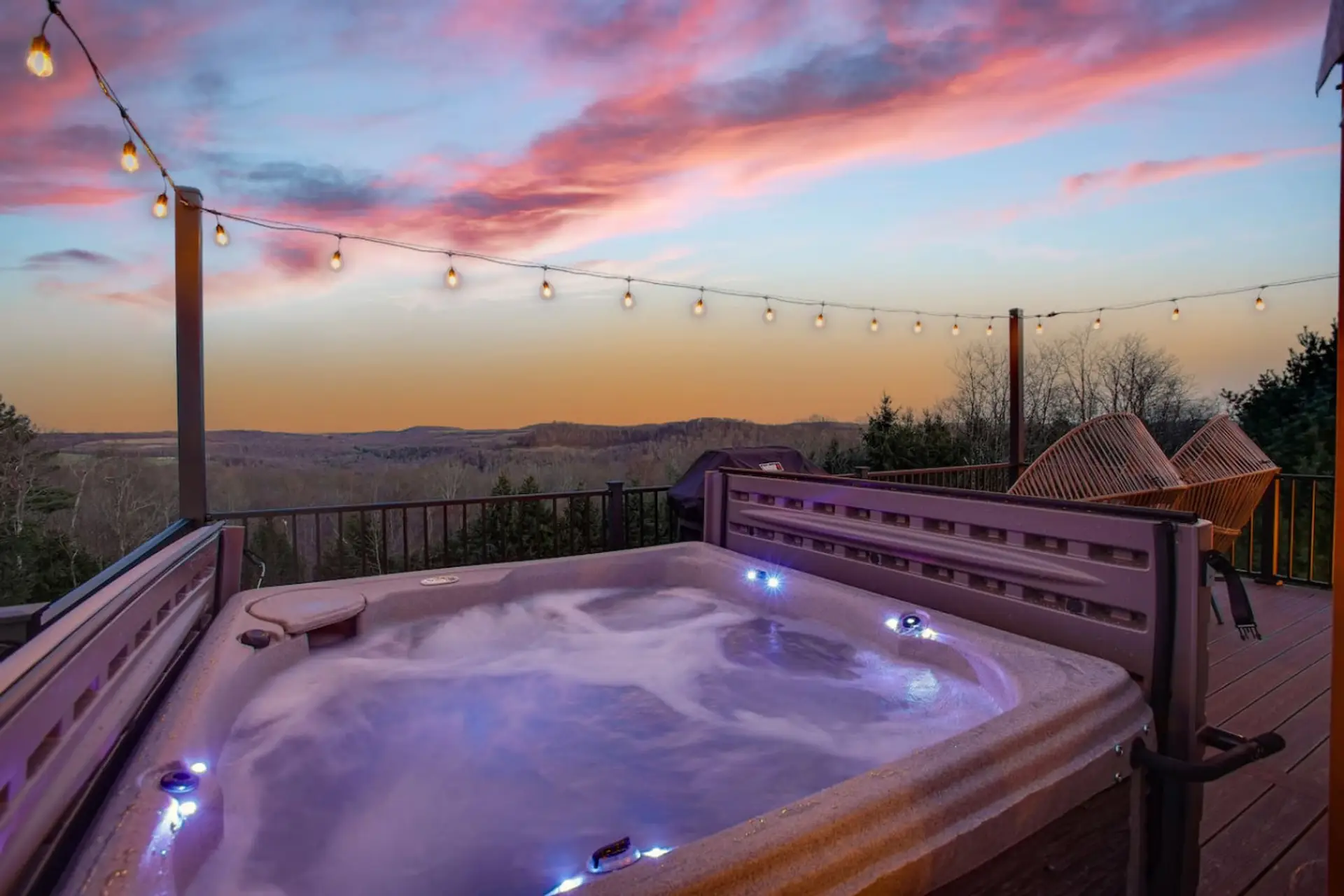 Hot tub and sunsets!