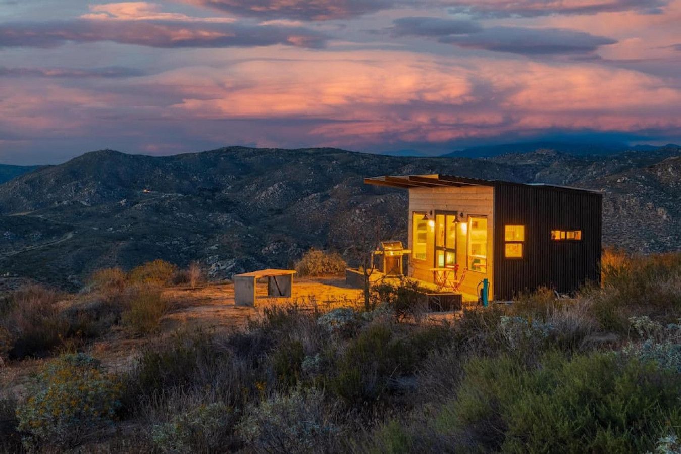 Photo inspiration: Gallery Detail: Luxury Off Grid Desert Retreat The Overlook