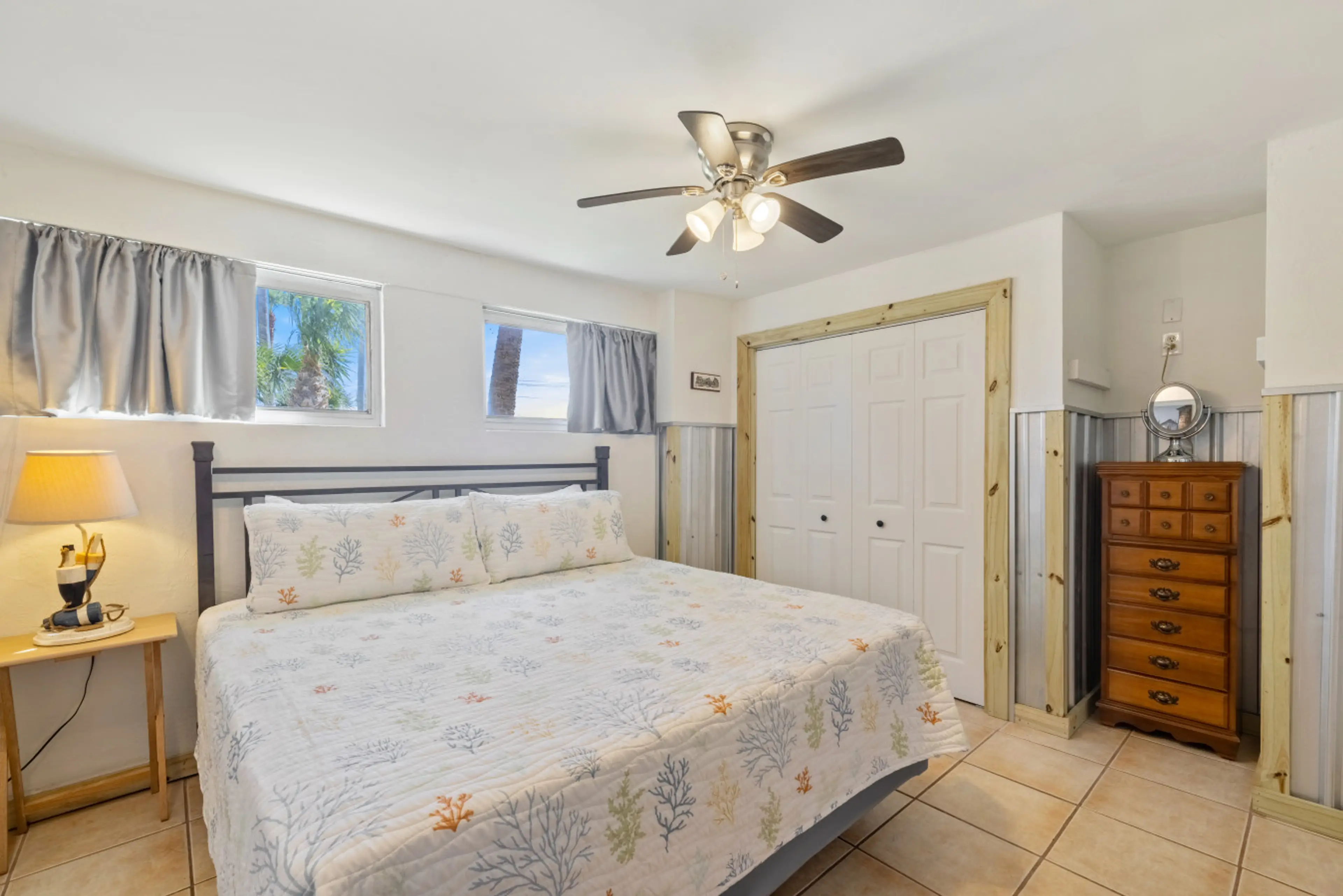 King bed accommodations!