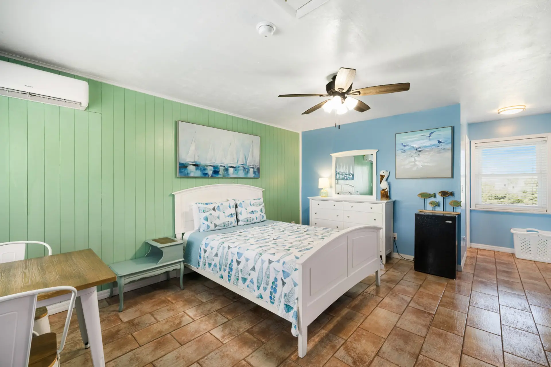 Comfy Queen Bed Accommodations!