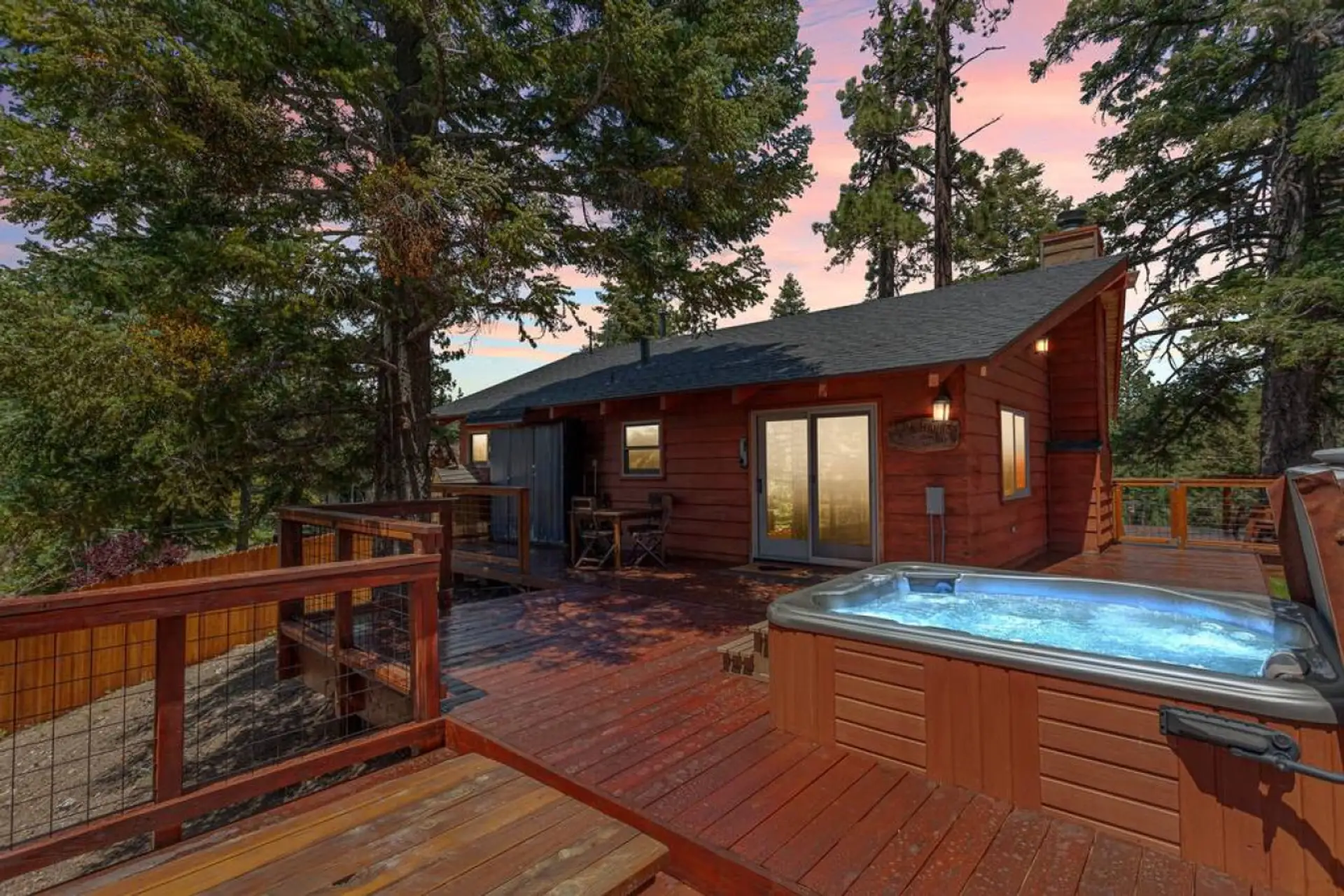 Welcome to Shasta Pines! A rustic mountain cabin hideaway with hilltop views of upper Moonridge.