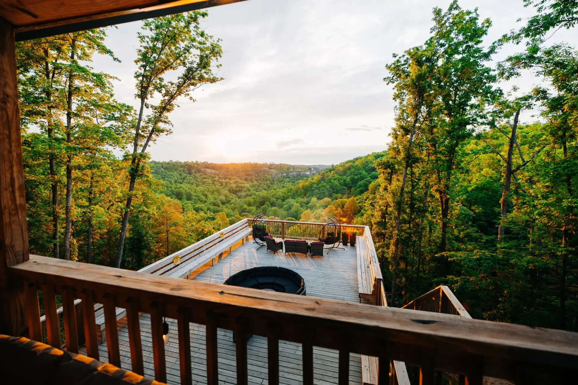 Welcome to Shawnee Retreat by The Hideaways! One of the best views in all of Kentucky!