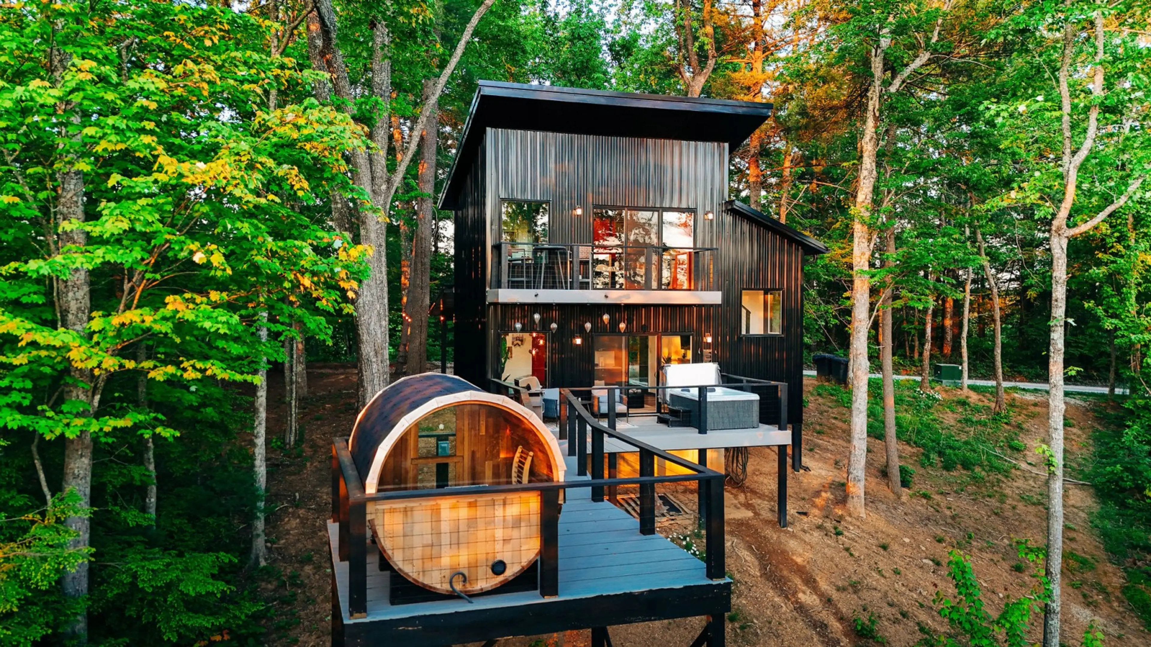 Welcome to The Onyx - the perfect romantic getaway to the Red River Gorge