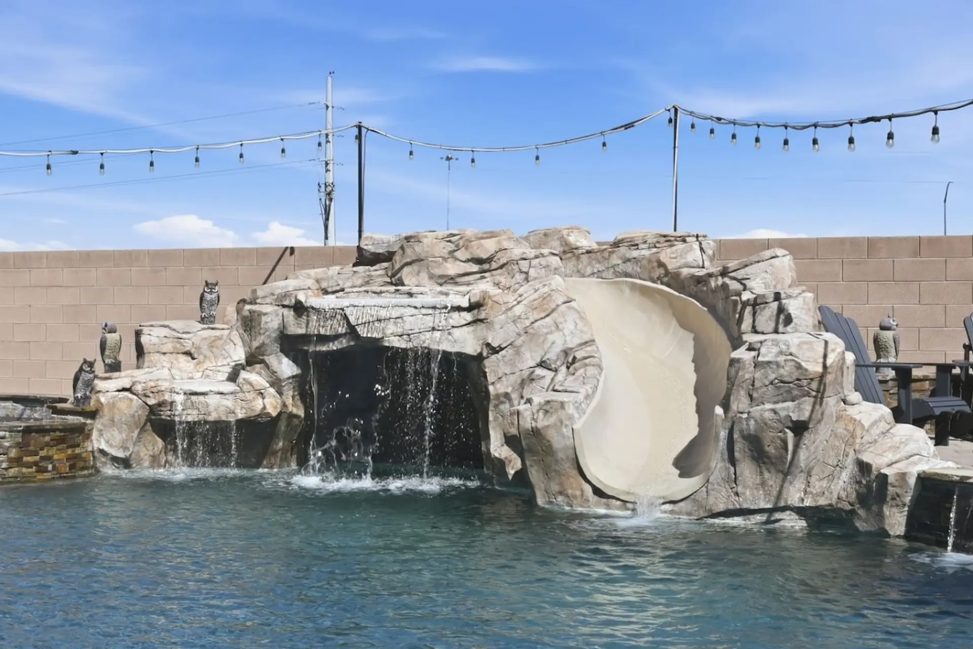 Pool w/ Waterfall