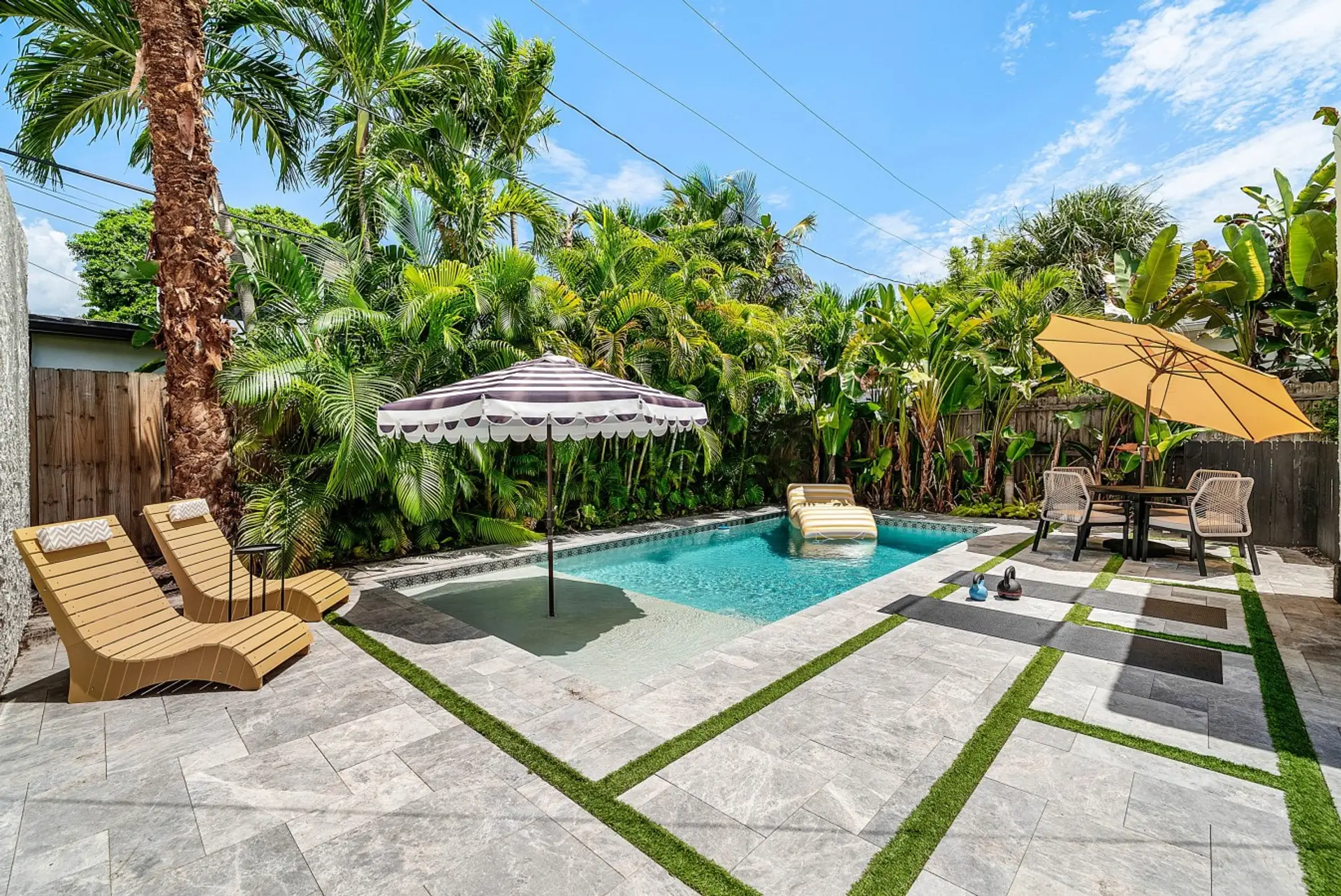 026-525WestwoodRoad-WestPalmBeach-FL-33401-SMALL
