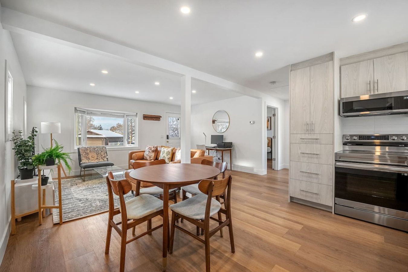 Whole House, Sleeps 8, Yard
