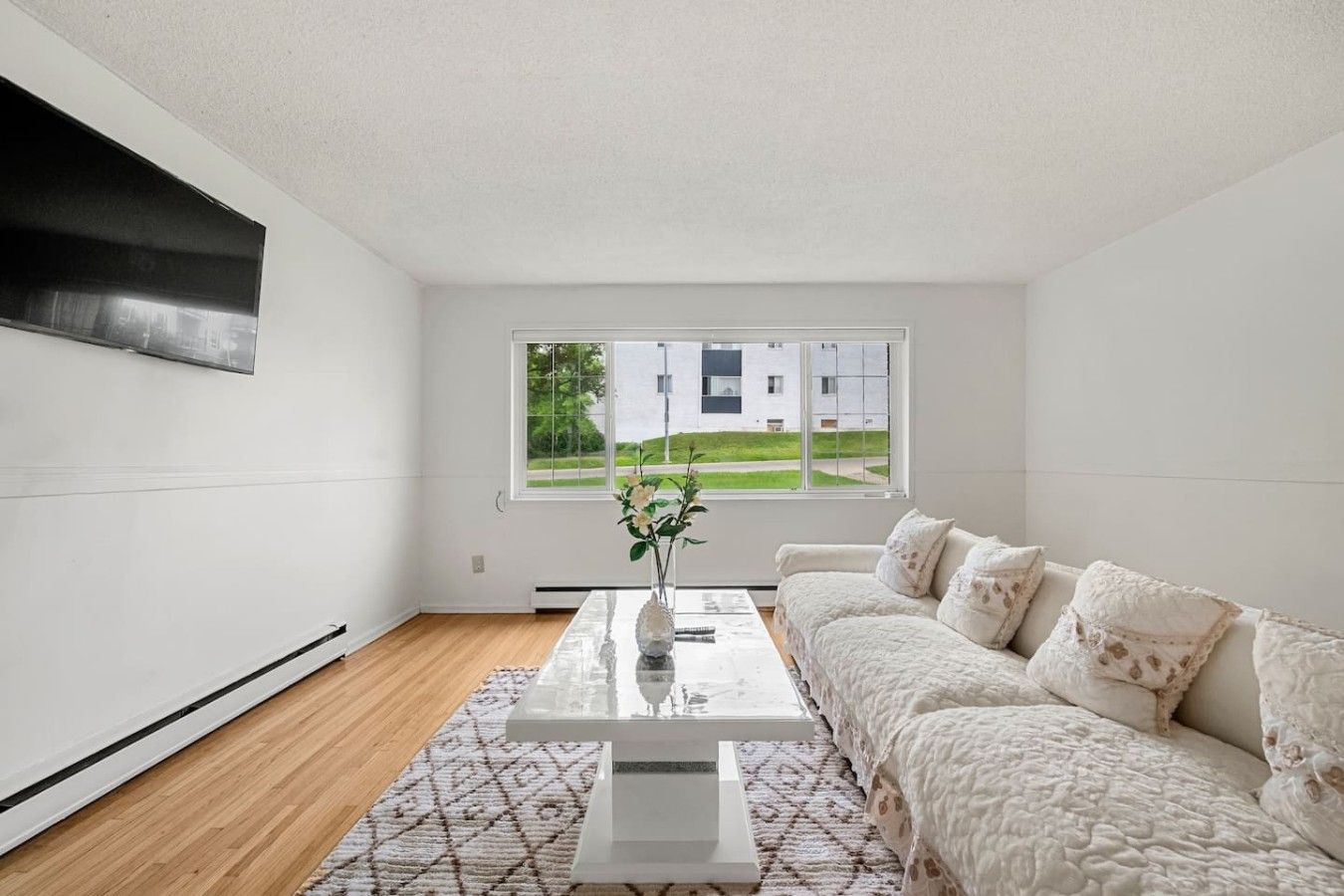 Bright Suite, Free Parking, Desk