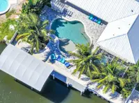 Dockside Dreams photo 3