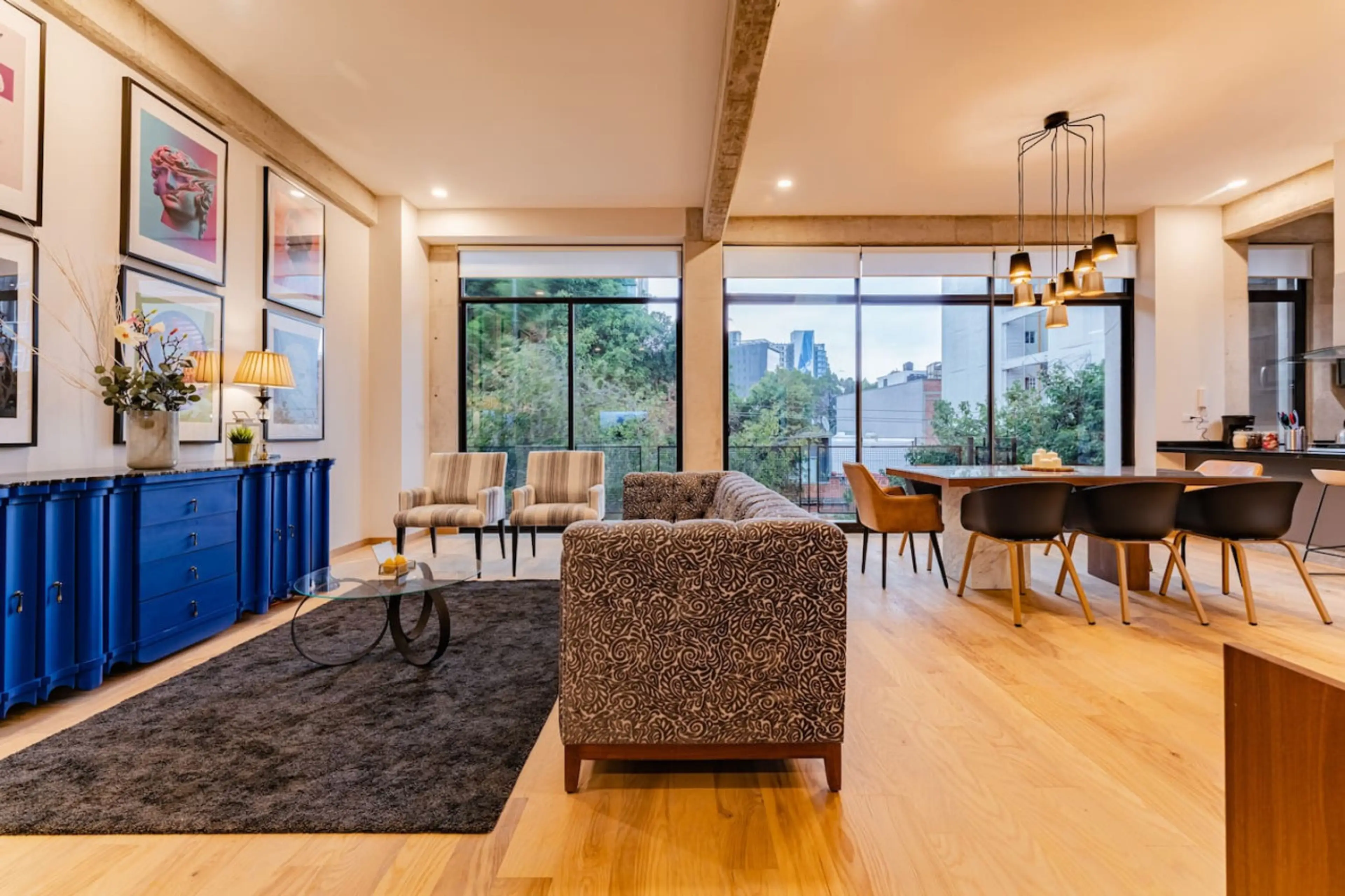 Open plan living space where you can chill, dine, cook and enjoy group conversations.