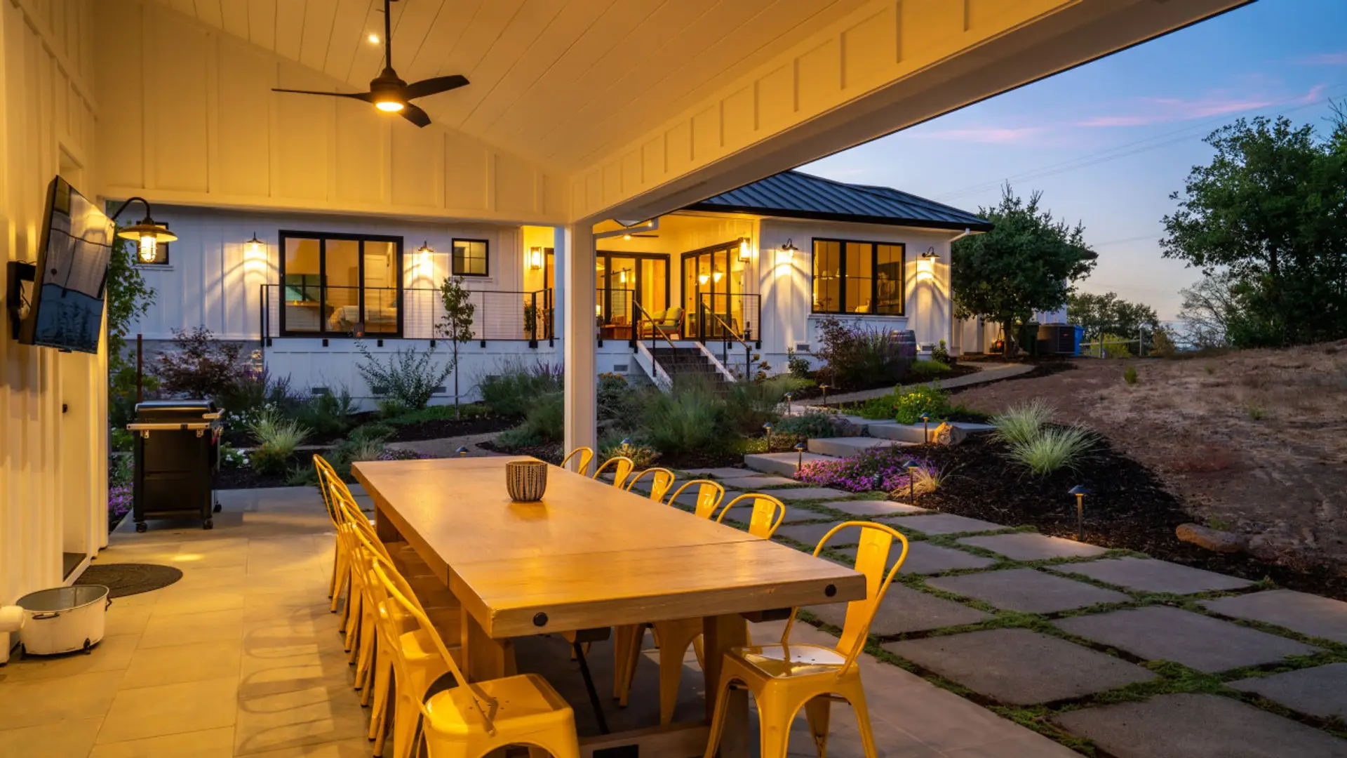 Enjoy outdoor dining and TV entertainment with a beautiful view at the pool house!