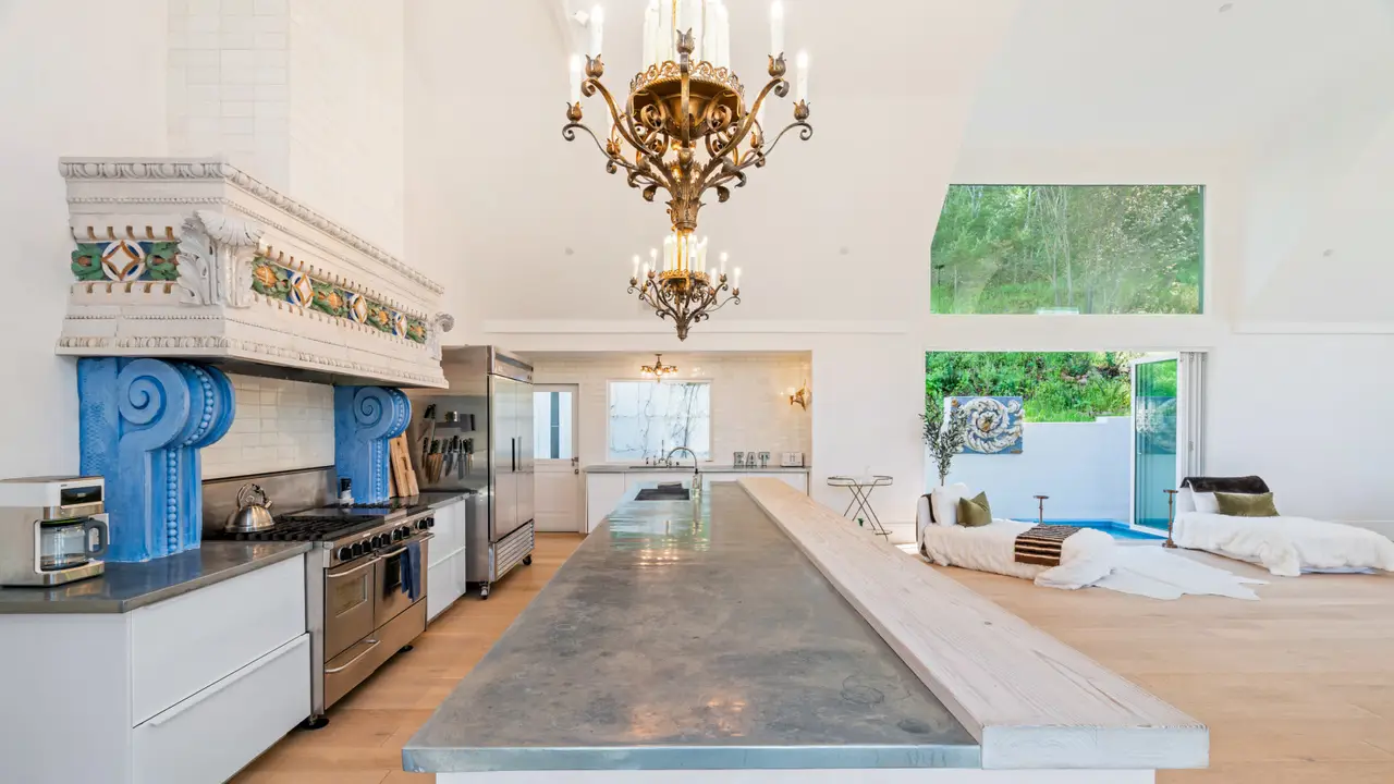⭐️an⭐️ Kenwood Lodge - Luxury 5-Bedroom Retreat with Heated Pool