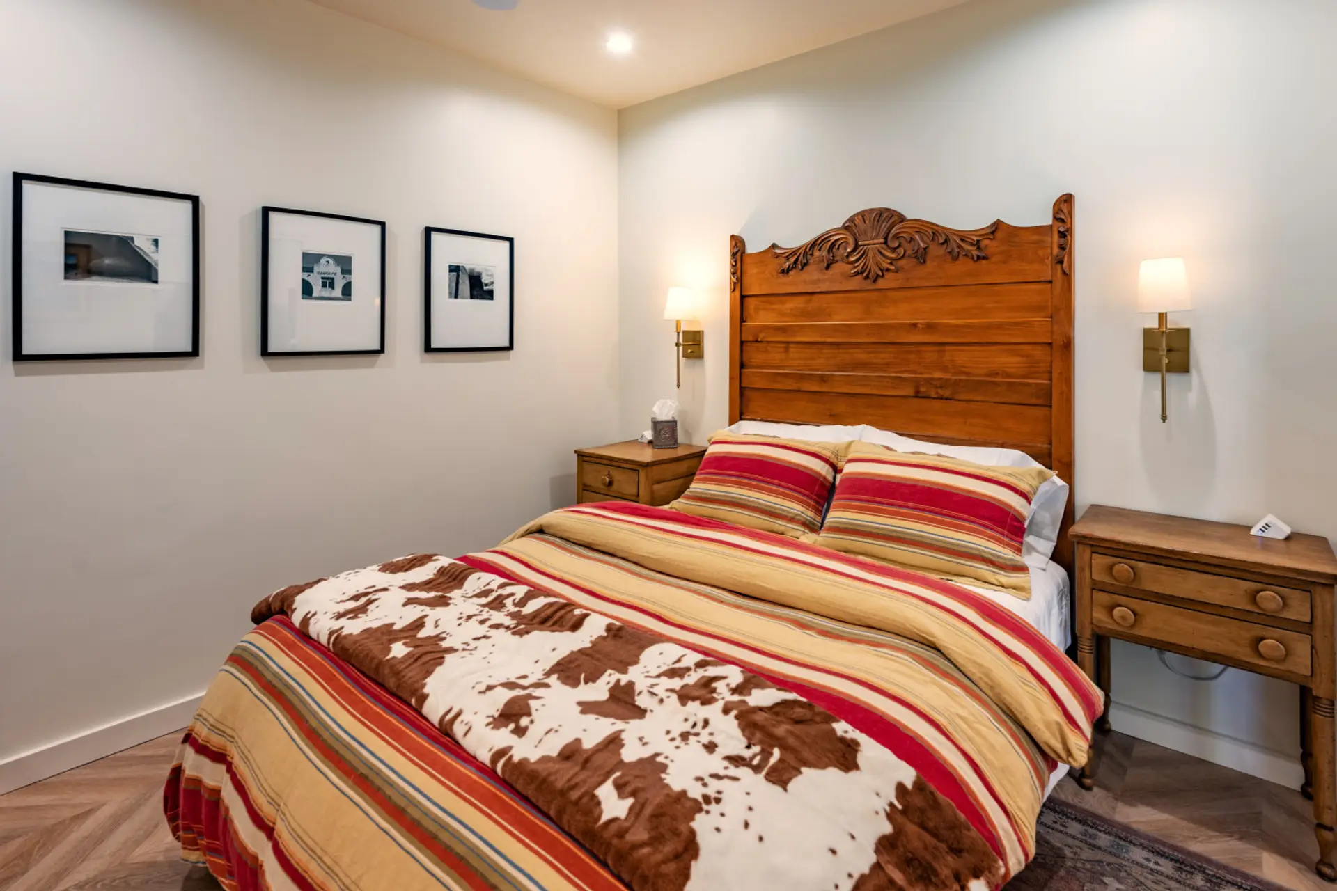 Bedroom | Queen Bed