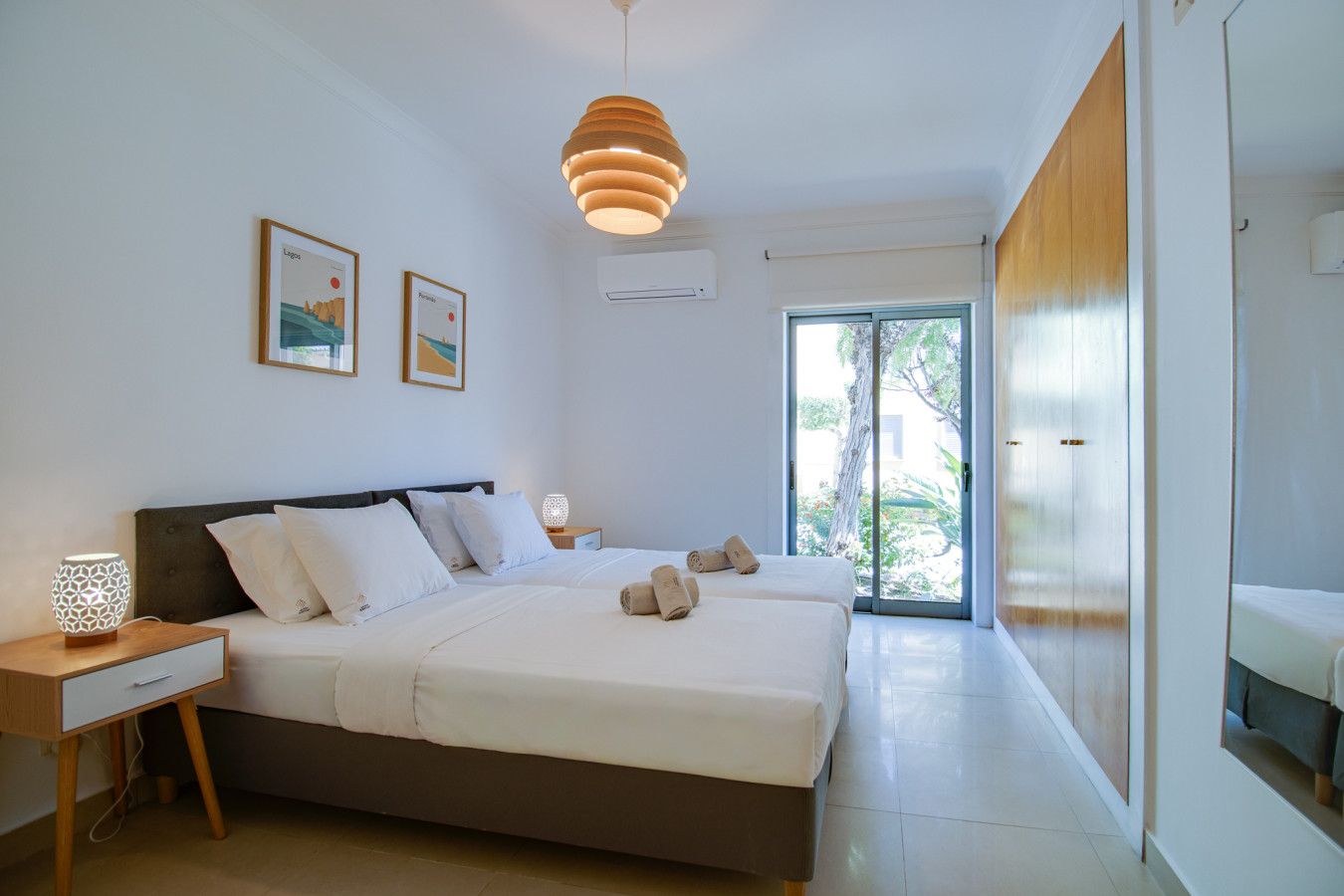 Parra Apartment, Guia