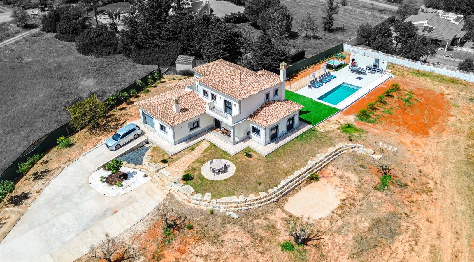 Vila Magnolia, Pêra