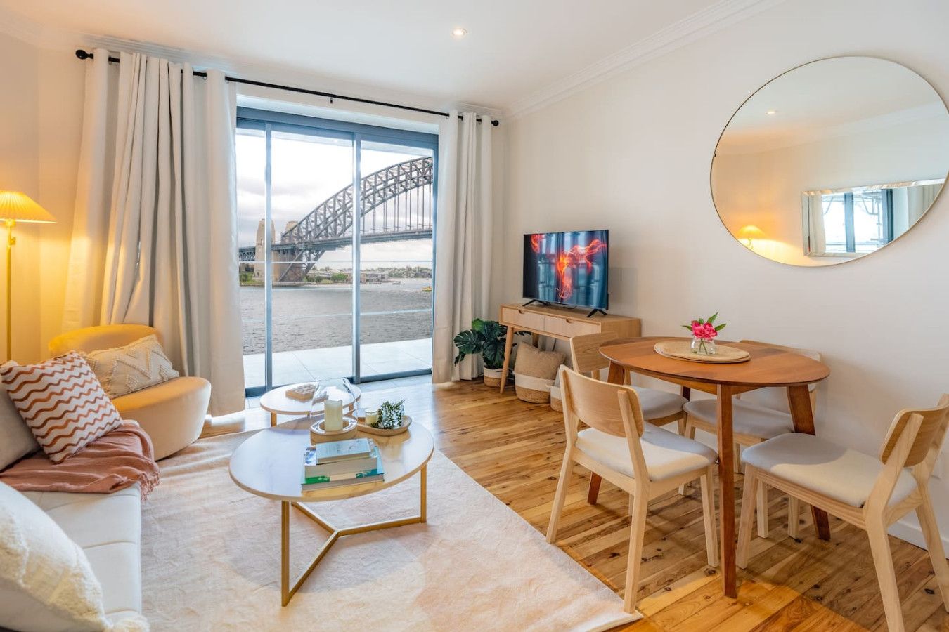 Kirribilli Harbour View 2BR Apartment – Monthly Stays - Image 1