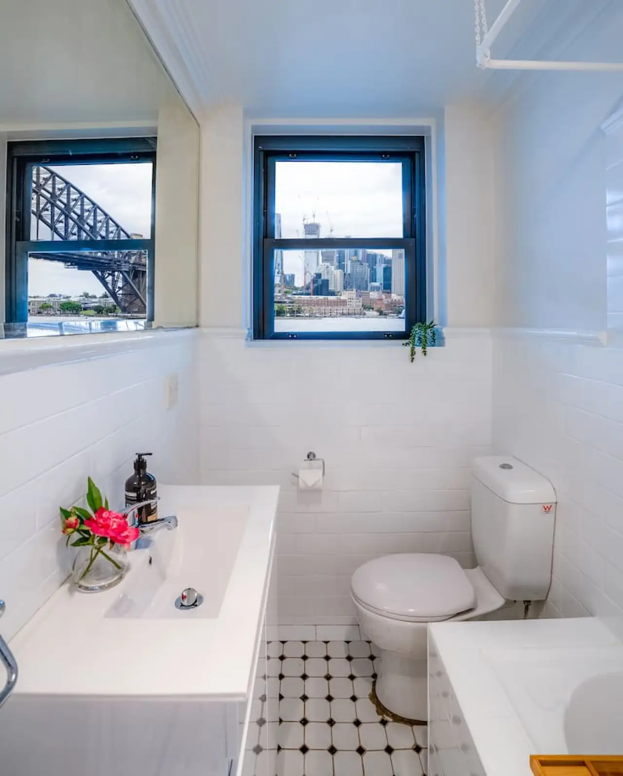 Kirribilli Harbour View 2BR Apartment – Monthly Stays - Image 10