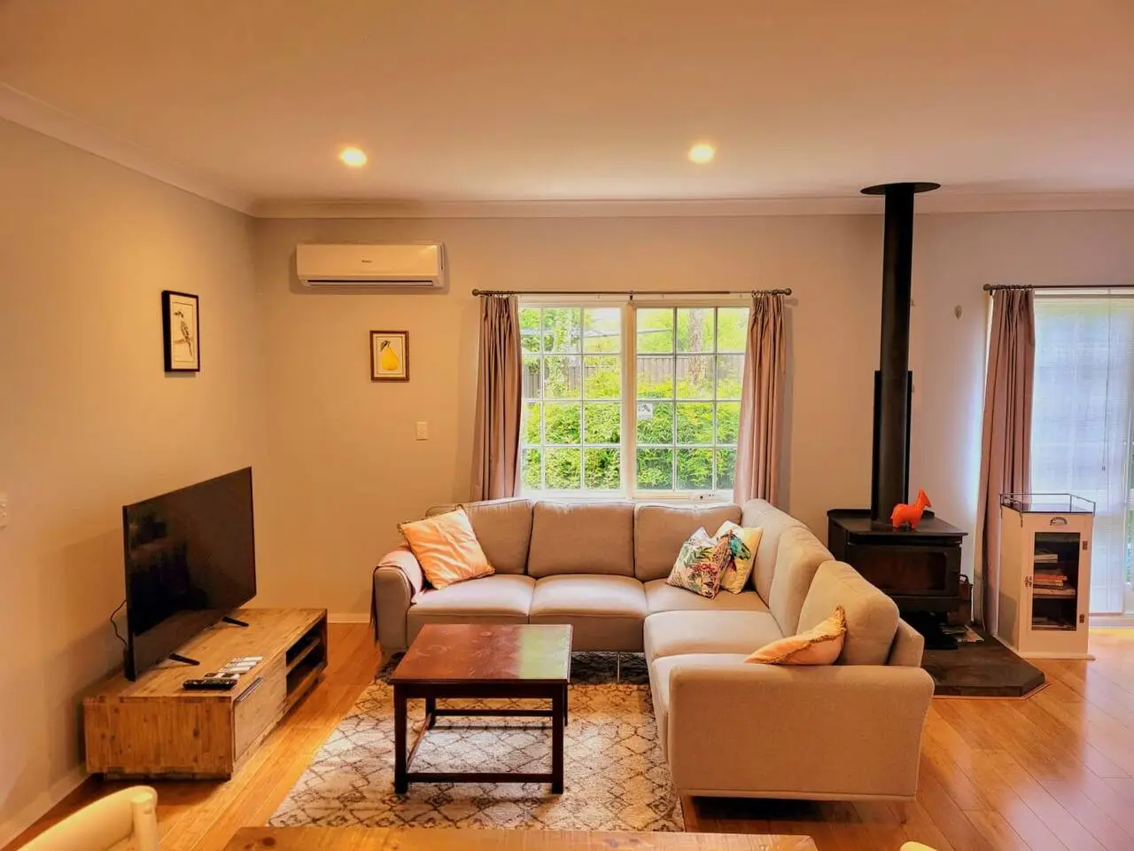 Nilgiri House – 3BR Blue Mountains Retreat, Katoomba - Image 21