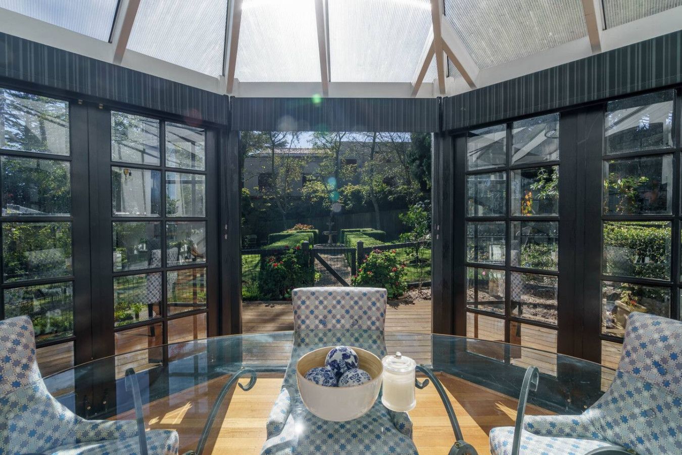 Bryn-y-Mor Cottage – Romantic Fireplace Getaway, Leura - Image 8