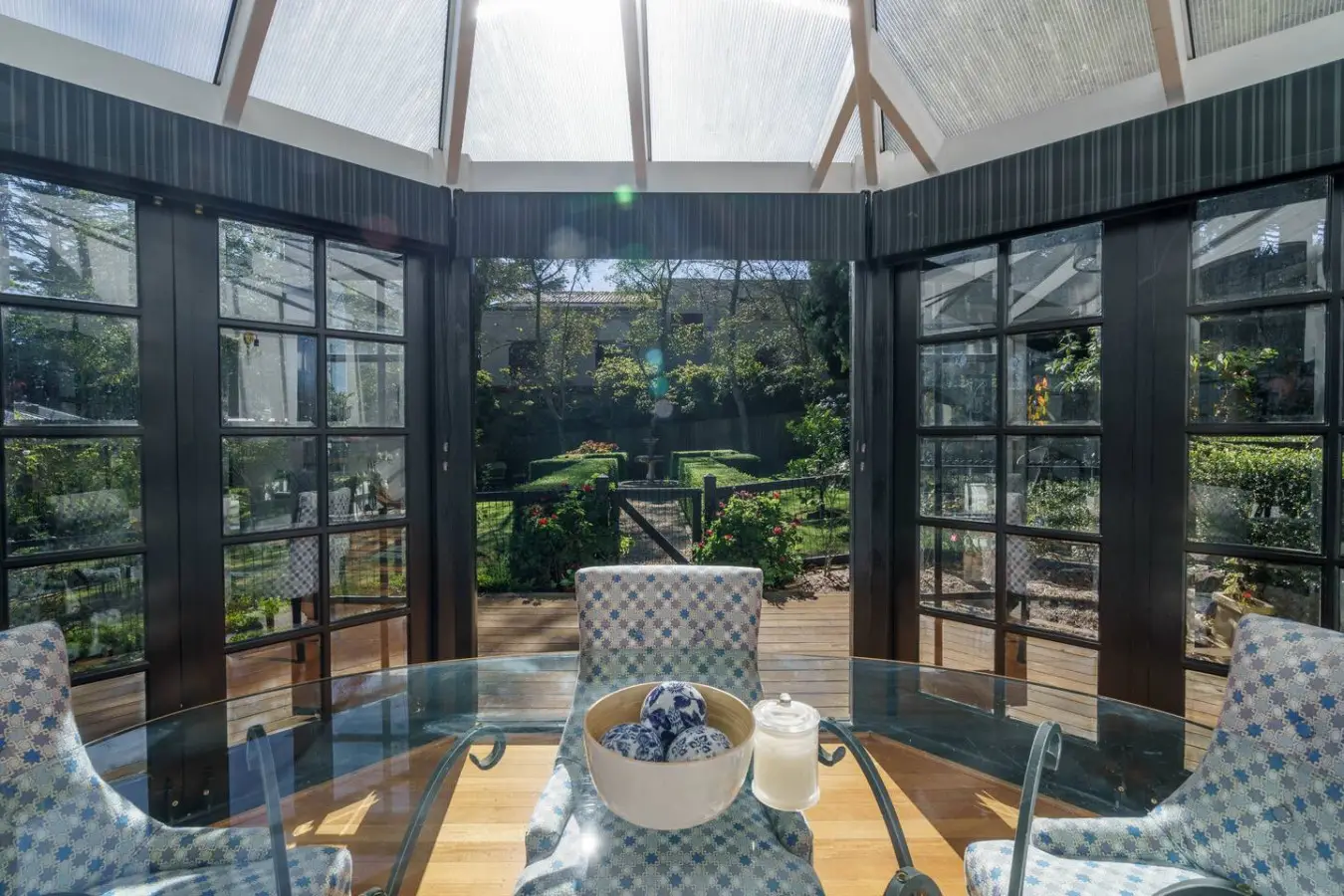 Bryn-y-Mor Cottage – Romantic Fireplace Getaway, Leura - Image 8